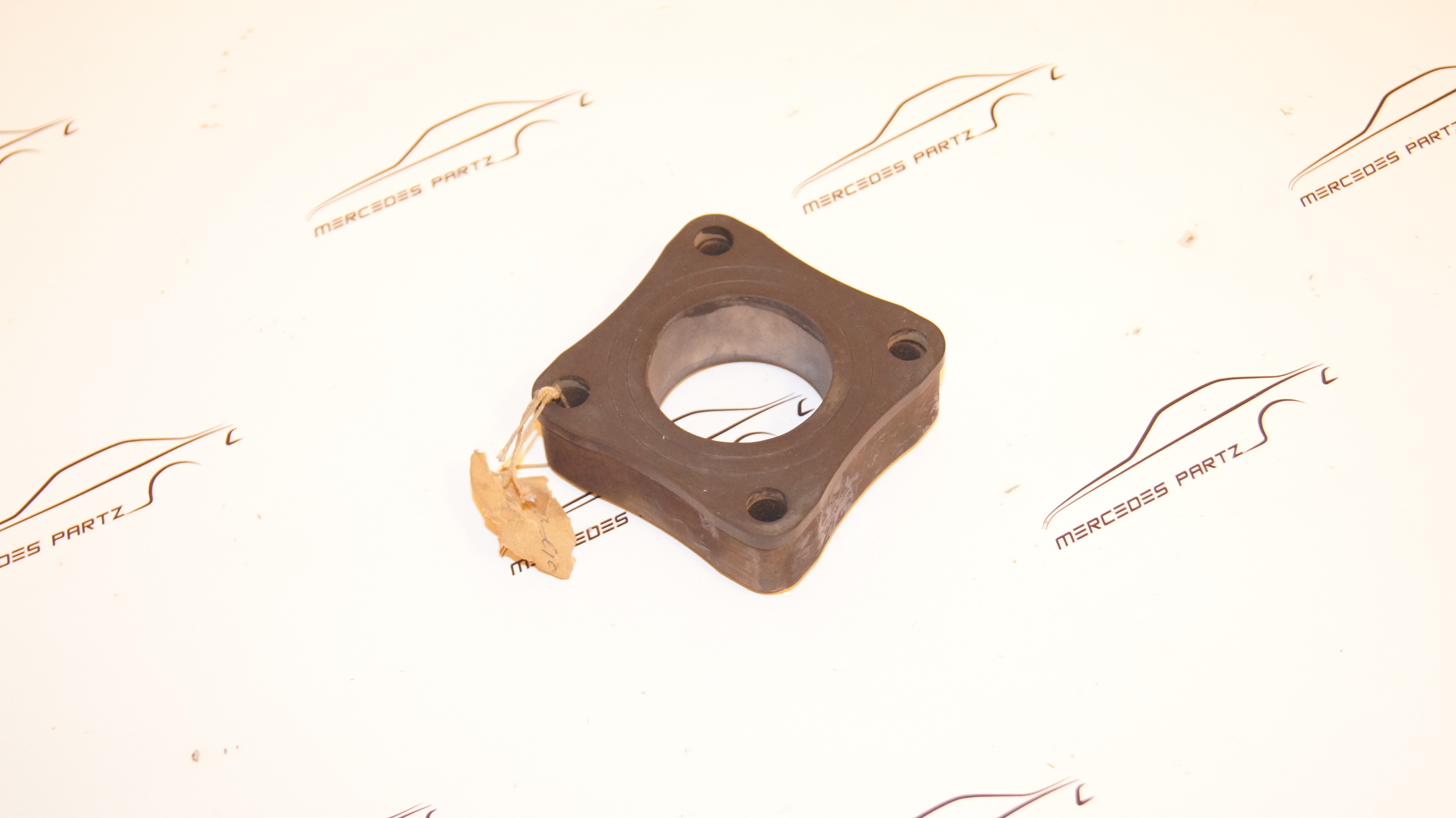 M115 carburetor flange Genuine Mercedes Part M115 carburetor flange Genuine Mercedes Part