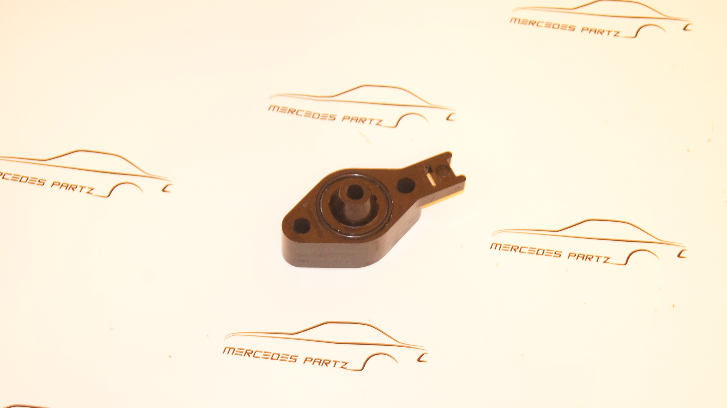 M102 carburetor flange Genuine Mercedes Part M102 carburetor flange Genuine Mercedes Part