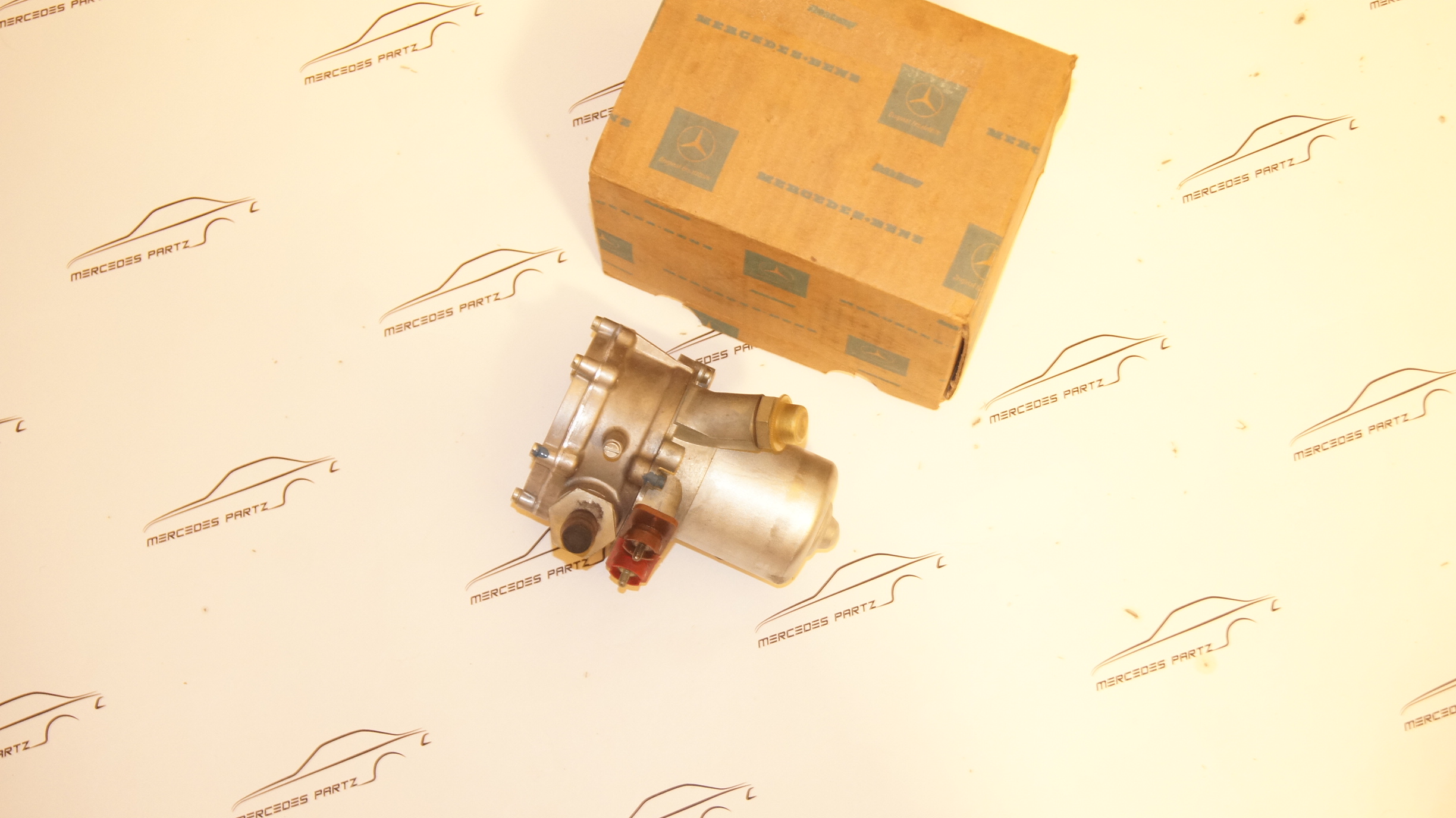electric fuel pump Genuine Mercedes Part electric fuel pump Genuine Mercedes Part