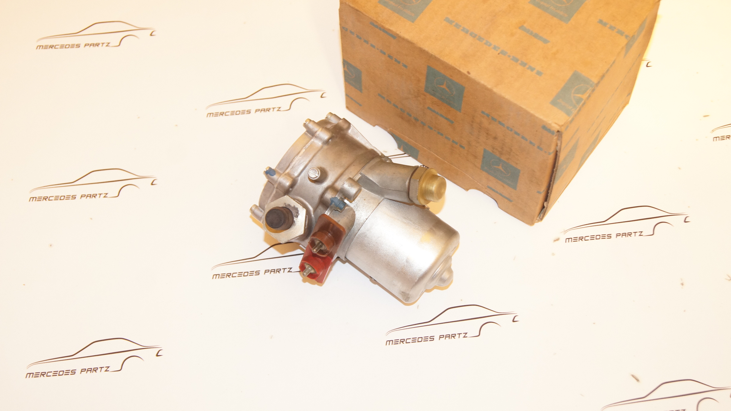 electric fuel pump Genuine Mercedes Part electric fuel pump Genuine Mercedes Part