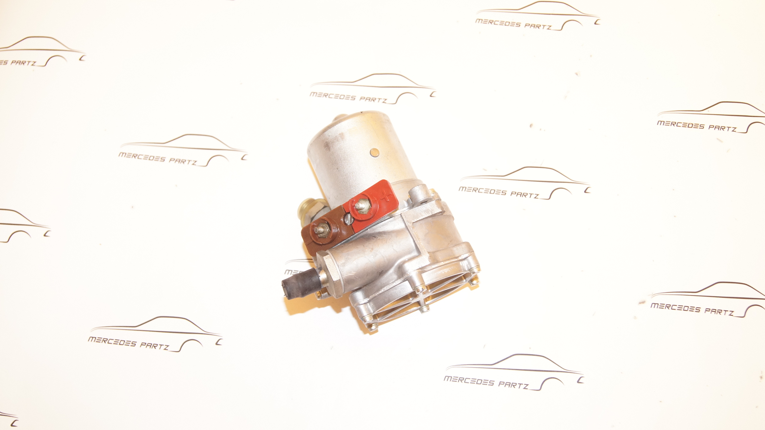 electric fuel pump Genuine Mercedes Part electric fuel pump Genuine Mercedes Part