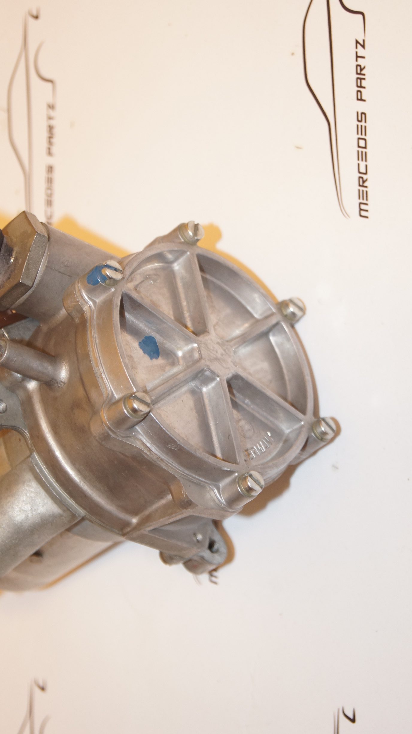 electric fuel pump Genuine Mercedes Part electric fuel pump Genuine Mercedes Part