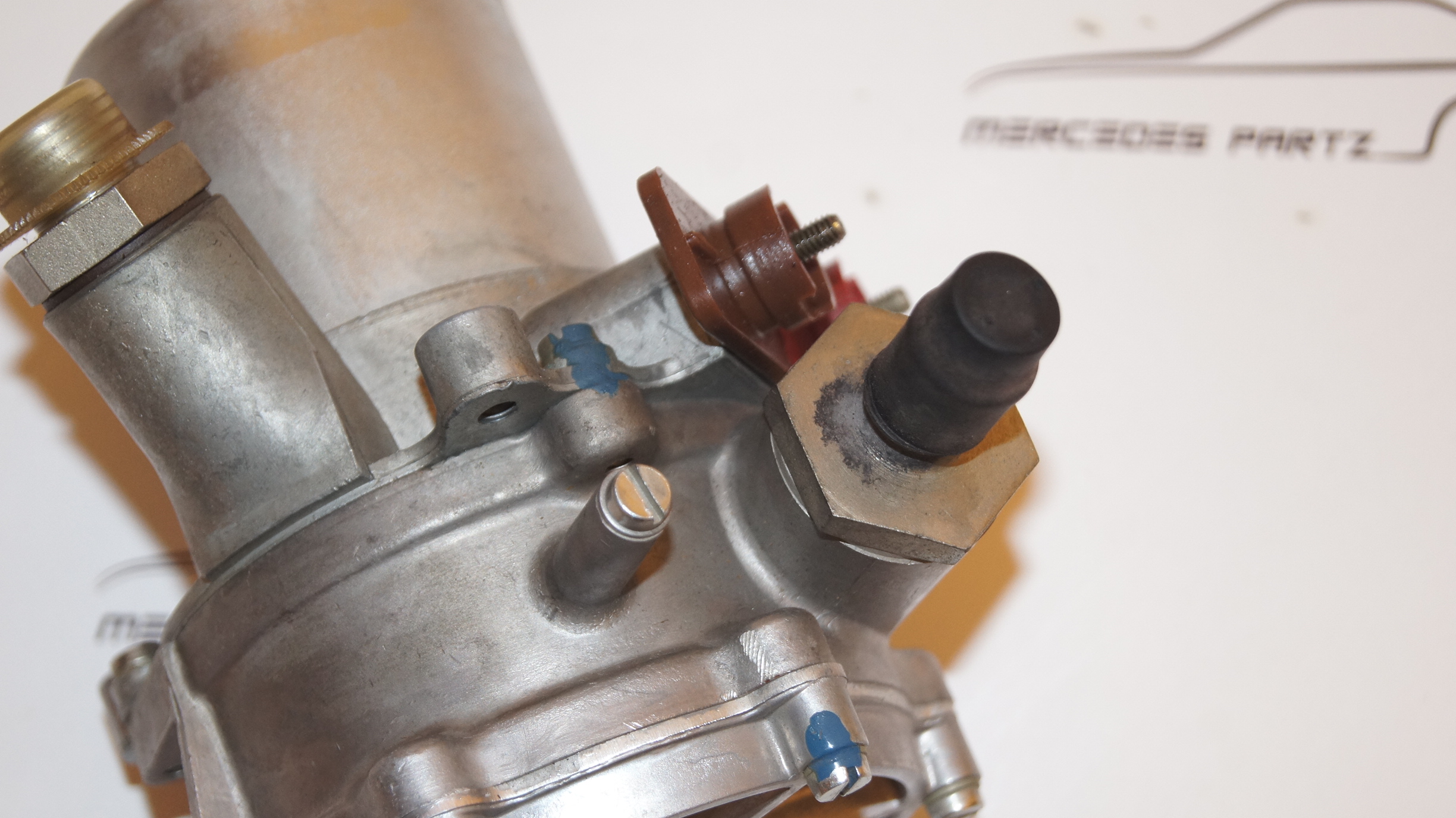 electric fuel pump Genuine Mercedes Part electric fuel pump Genuine Mercedes Part