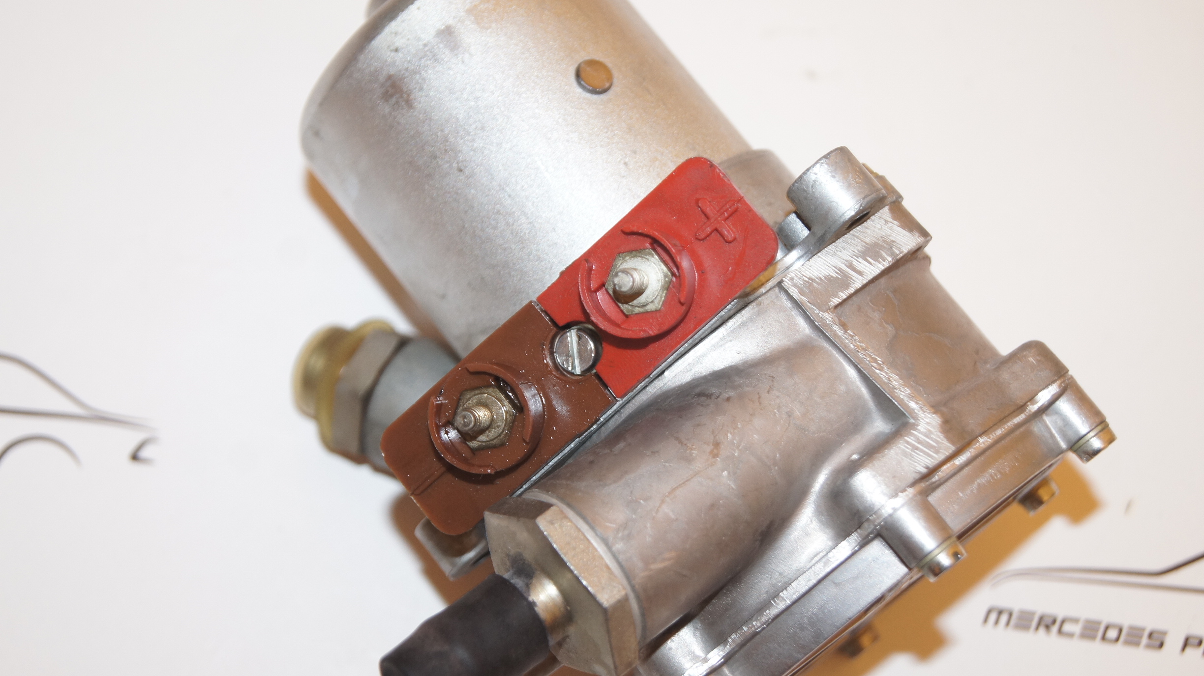 electric fuel pump Genuine Mercedes Part electric fuel pump Genuine Mercedes Part