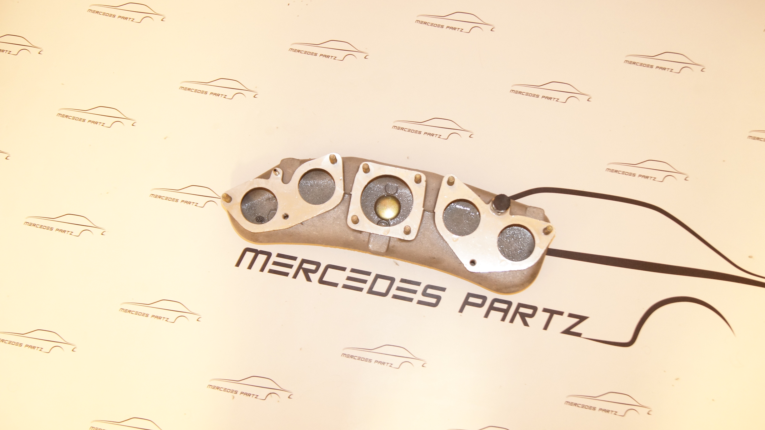 M102 intake manifold housing Genuine Mercedes Part M102 intake manifold housing Genuine Mercedes Part