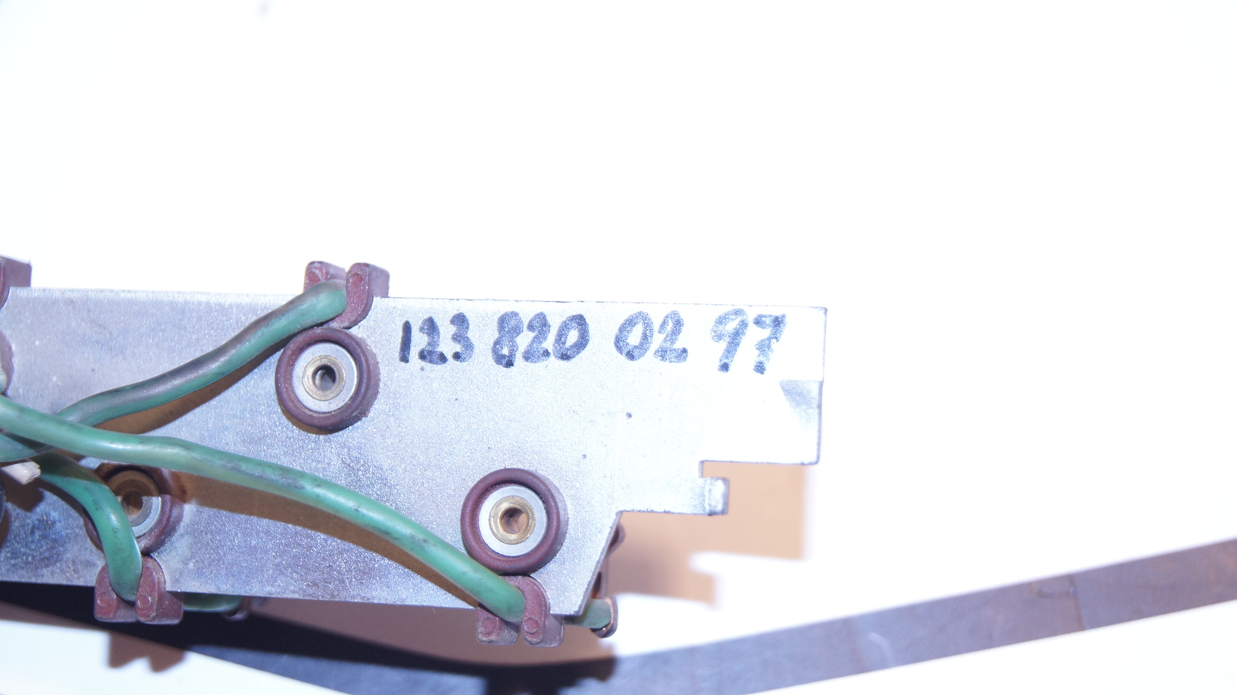 W123 evaporator case resistor Genuine Mercedes Part W123 evaporator case resistor Genuine Mercedes Part