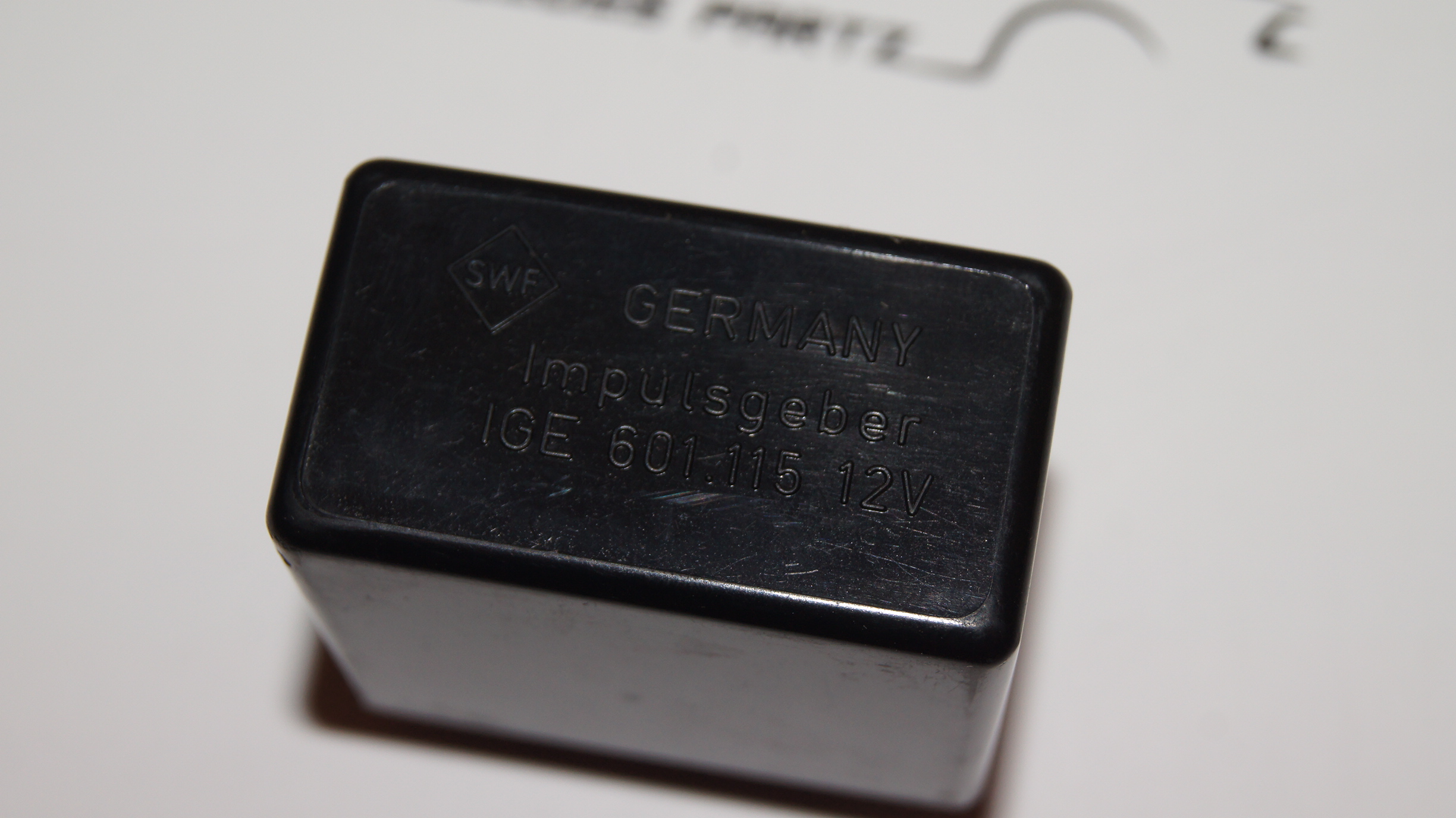 A1158210063 pulse sender unit relay W107 W114 W115 W116 Genuine Mercedes Part A1158210063 pulse sender unit relay W107 W114 W115 W116 Genuine Mercedes Part