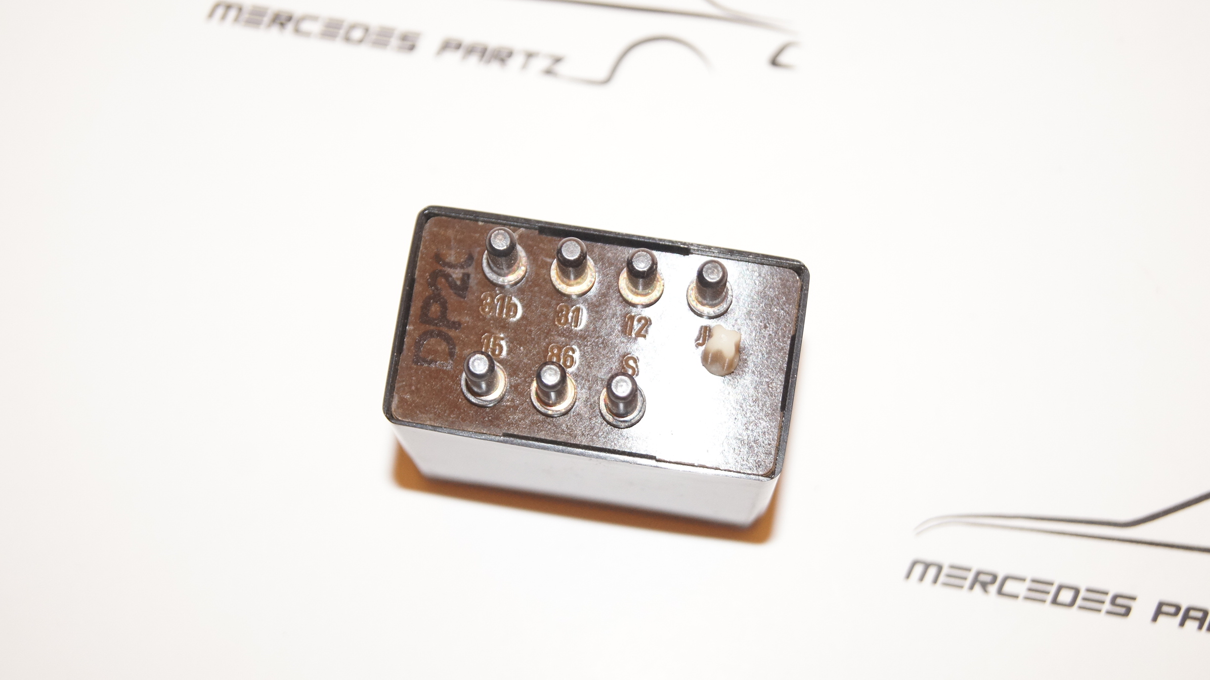 A1158210063 pulse sender unit relay W107 W114 W115 W116 Genuine Mercedes Part A1158210063 pulse sender unit relay W107 W114 W115 W116 Genuine Mercedes Part