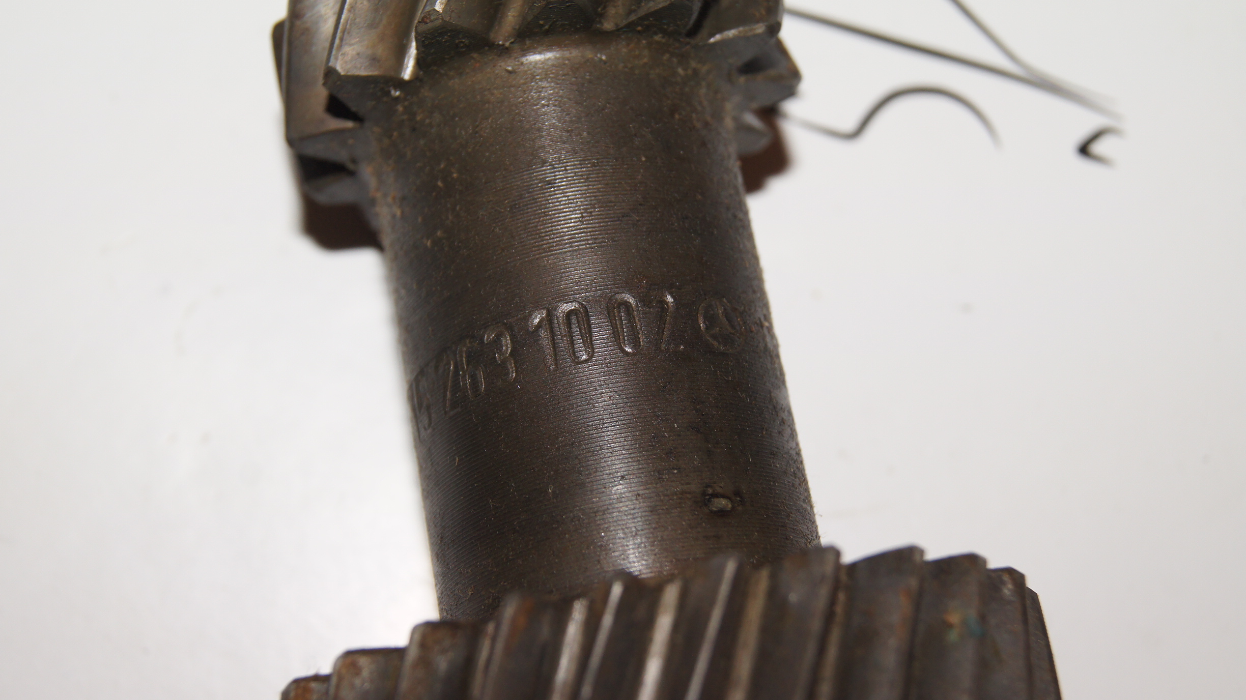 W114 W115 countershaft Genuine Mercedes Part W114 W115 countershaft Genuine Mercedes Part