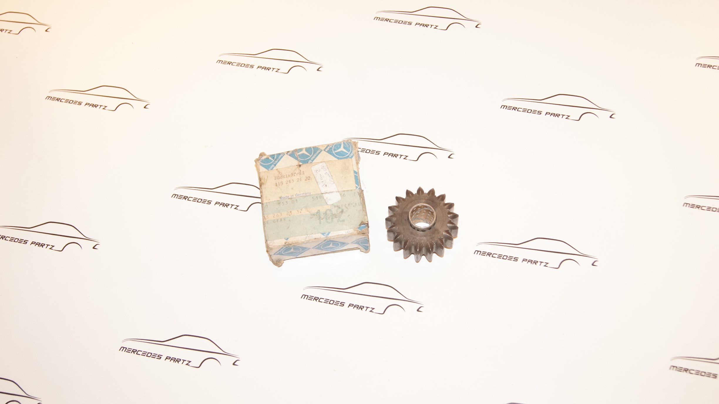 W107 W114 W115 W116 transmission countershaft reverse idler gear Genuine Mercedes Part W107 W114 W115 W116 transmission countershaft reverse idler gear Genuine Mercedes Part