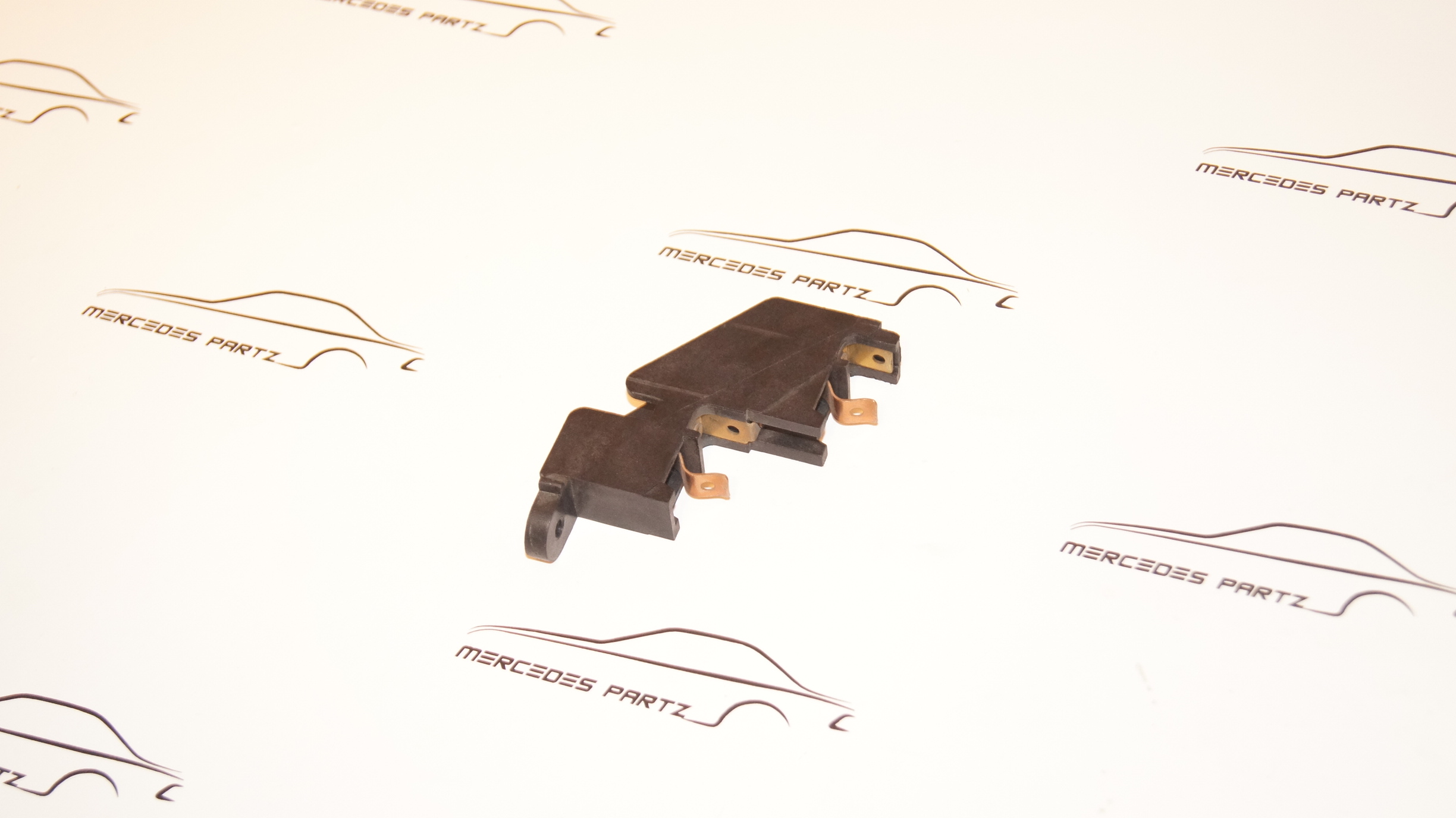 W123 fuse box holder Genuine Mercedes Part W123 fuse box holder Genuine Mercedes Part