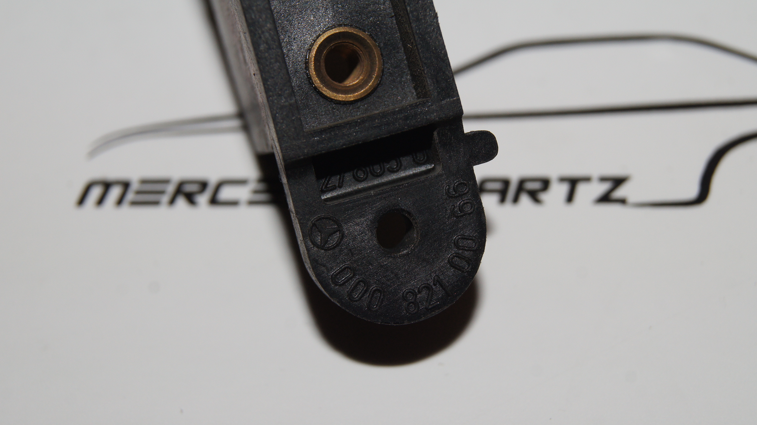 W123 fuse box holder Genuine Mercedes Part W123 fuse box holder Genuine Mercedes Part