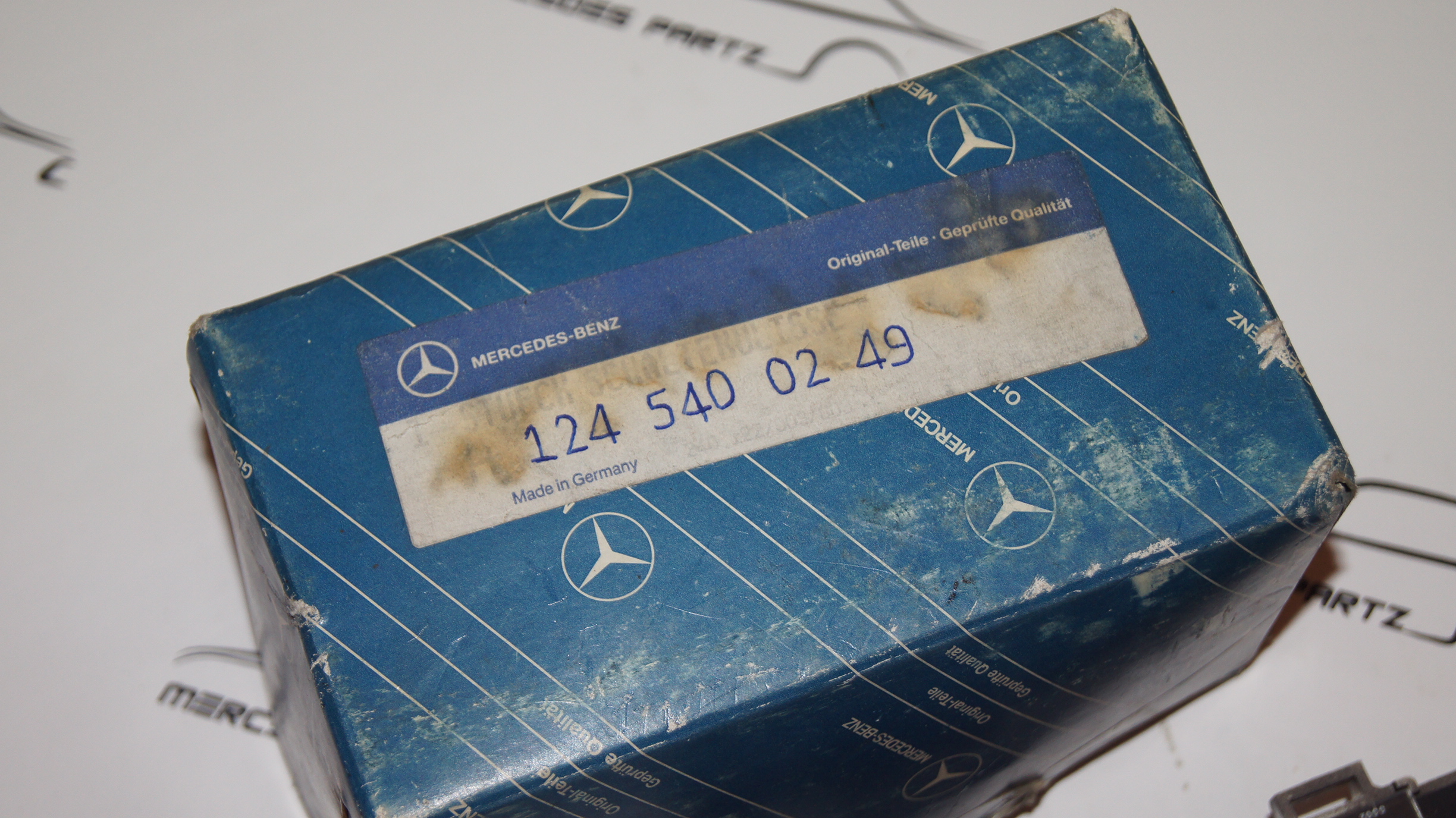 W124 W201 W107 automatic shifter indicator slotted gate lighting Genuine Mercedes Part W124 W201 W107 automatic shifter indicator slotted gate lighting Genuine Mercedes Part