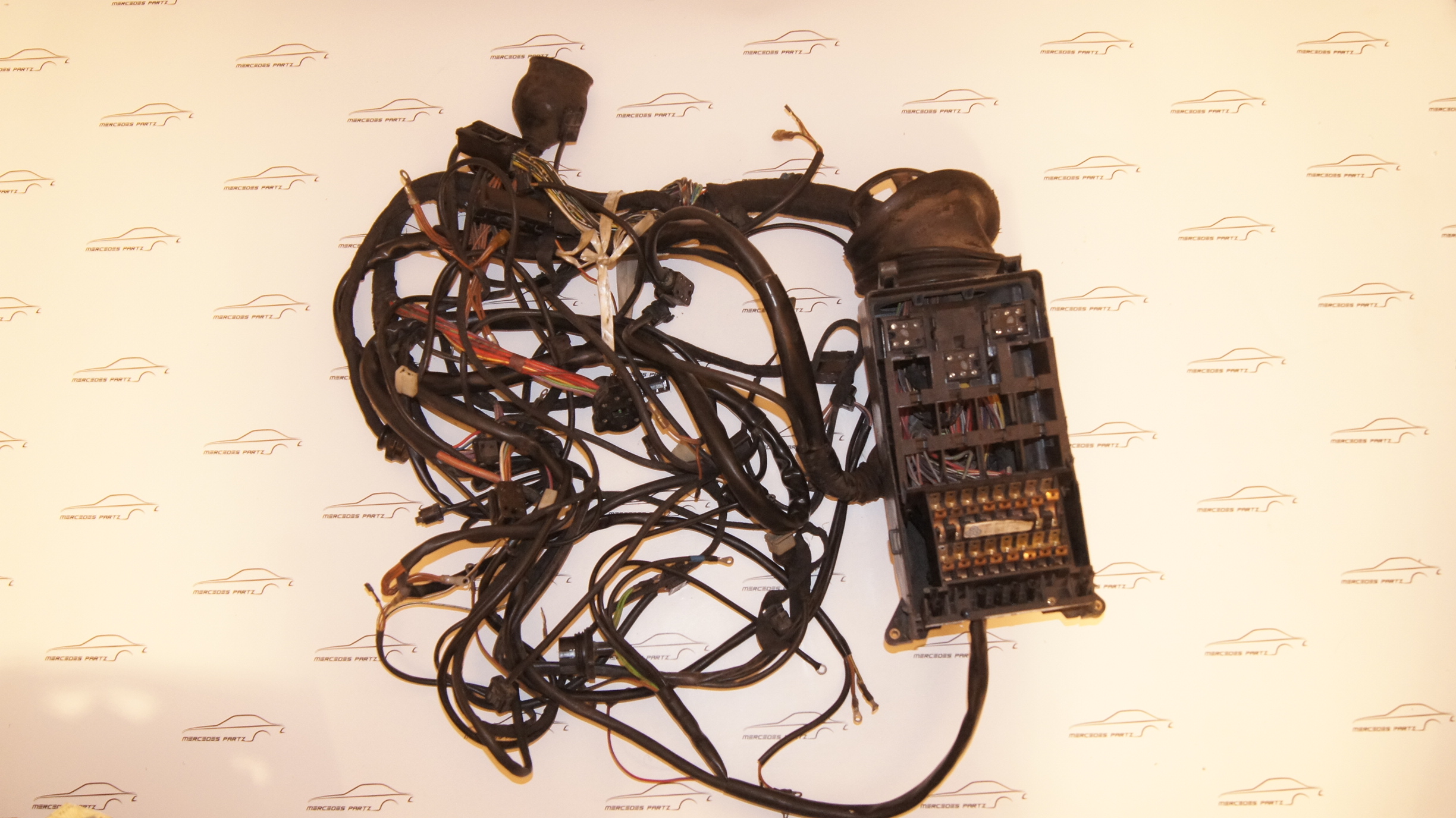 W126 380SE 380SEL 500SE 500SEL main cable harness *USED* Genuine Mercedes Part W126 380SE 380SEL 500SE 500SEL main cable harness *USED* Genuine Mercedes Part