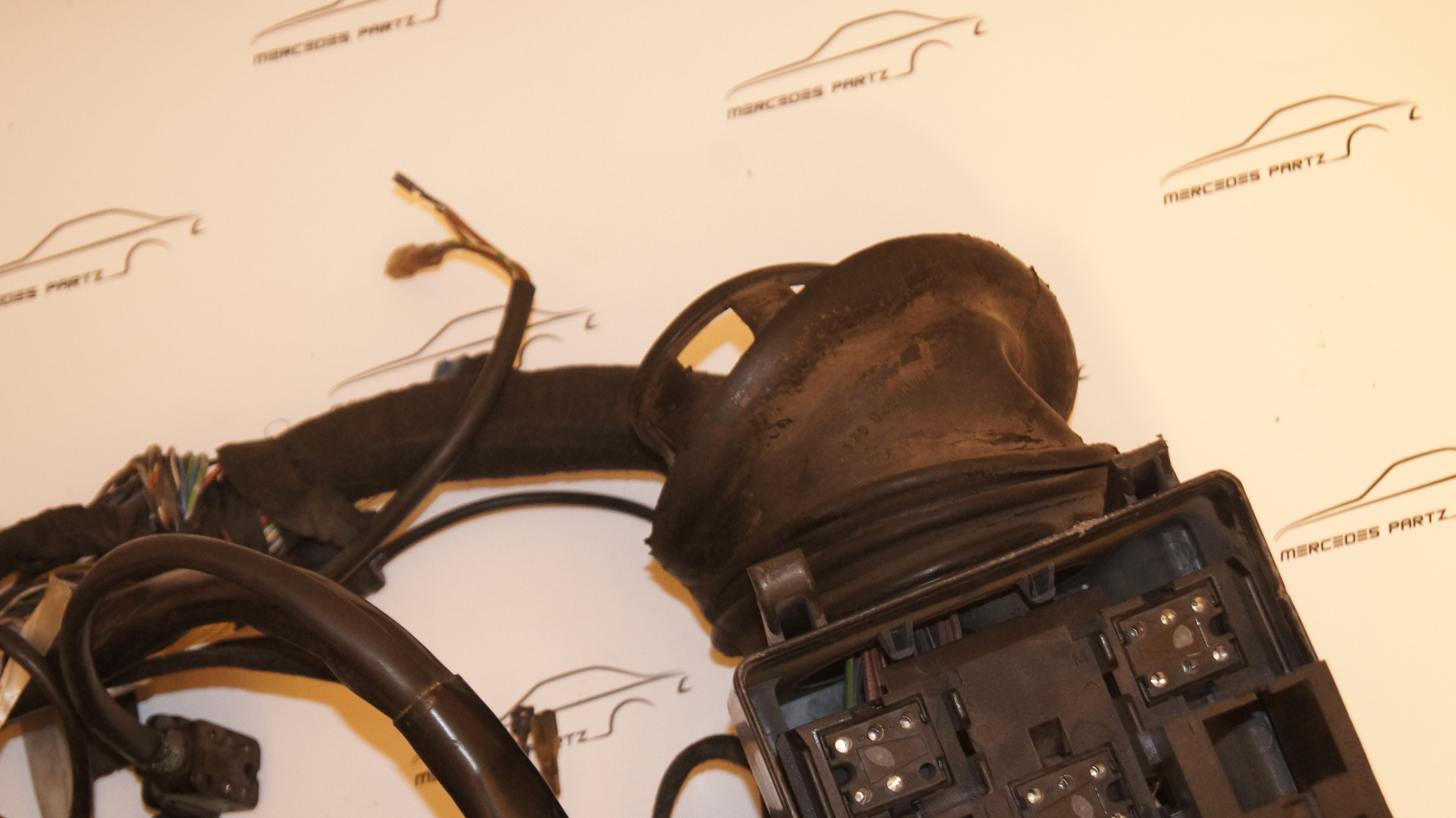 W126 380SE 380SEL 500SE 500SEL main cable harness *USED* Genuine Mercedes Part W126 380SE 380SEL 500SE 500SEL main cable harness *USED* Genuine Mercedes Part