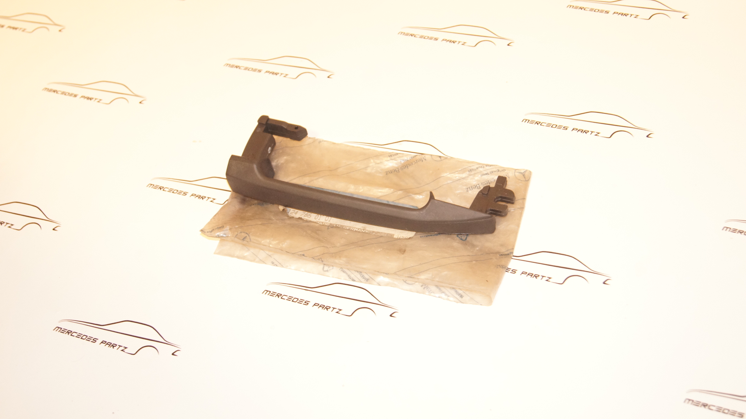 W124 front doors handle Genuine Mercedes Part W124 front doors handle Genuine Mercedes Part