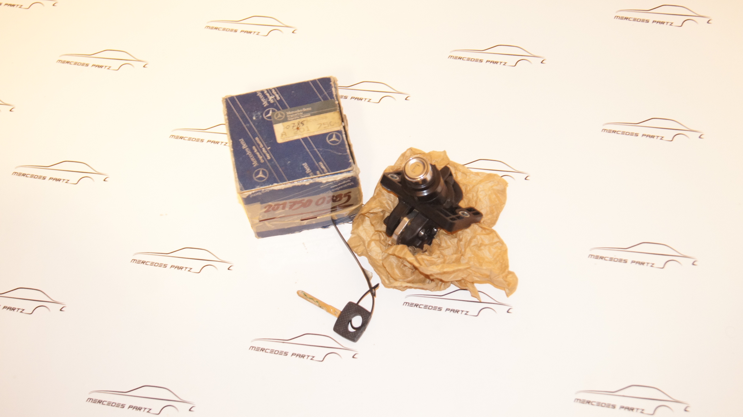 W201 trunk lid lock Genuine Mercedes Part W201 trunk lid lock Genuine Mercedes Part