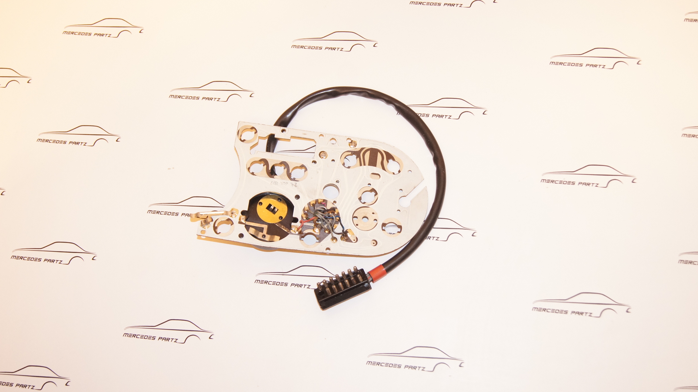 A0005420378 W108 250S 250SE 300SEb connection plate NEW NOS Genuine Mercedes Part A0005420378 W108 250S 250SE 300SEb connection plate NEW NOS Genuine Mercedes Part