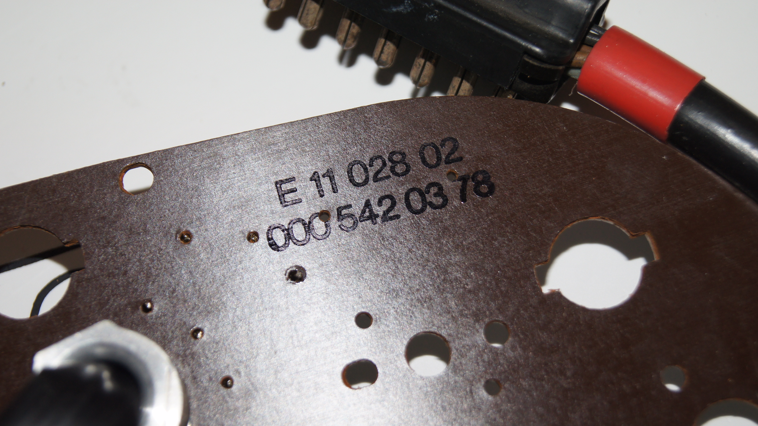 A0005420378 W108 250S 250SE 300SEb connection plate NEW NOS Genuine Mercedes Part A0005420378 W108 250S 250SE 300SEb connection plate NEW NOS Genuine Mercedes Part