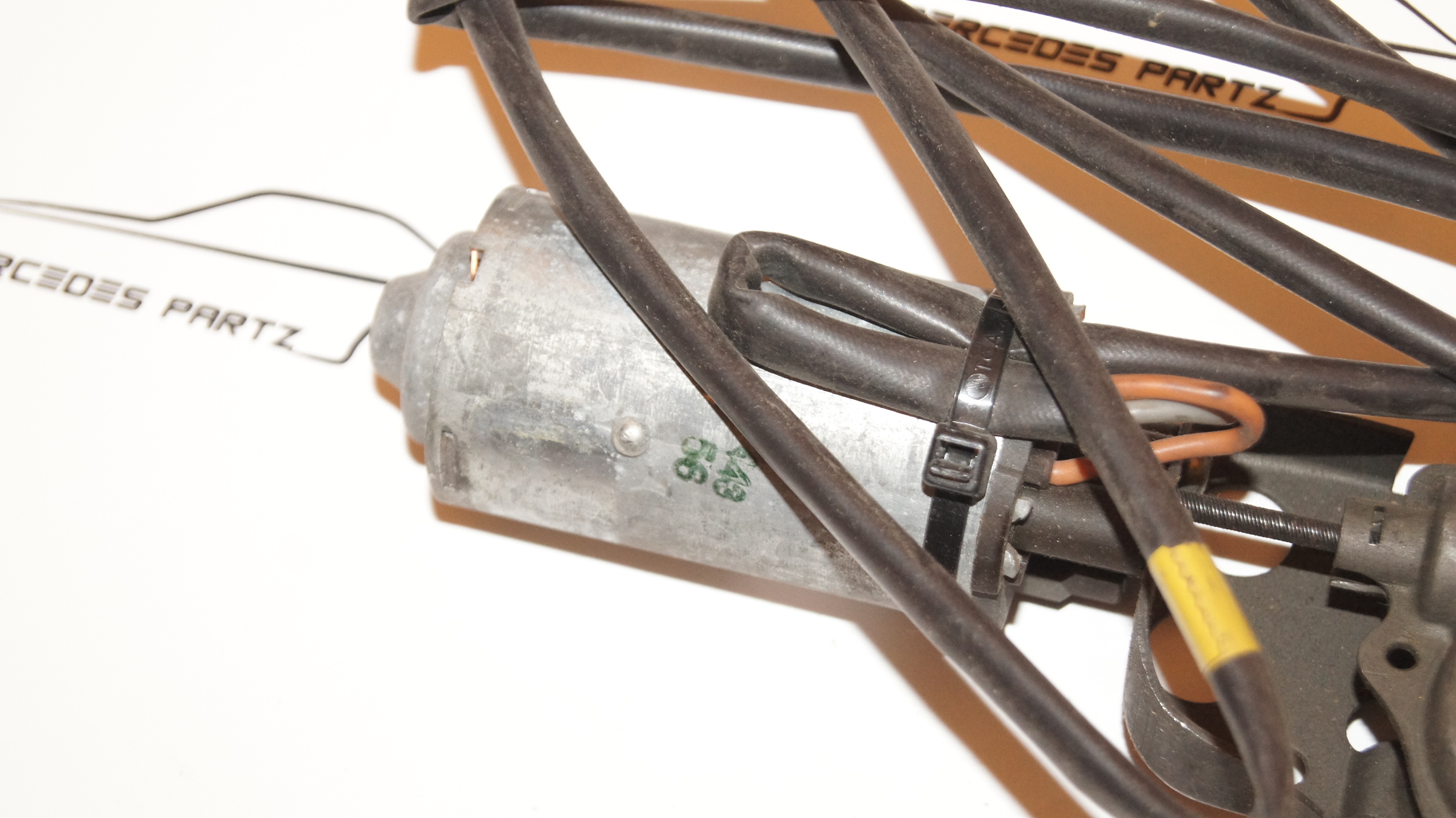 W201 electric seat backrest adjuster motor Genuine Mercedes Part W201 electric seat backrest adjuster motor Genuine Mercedes Part