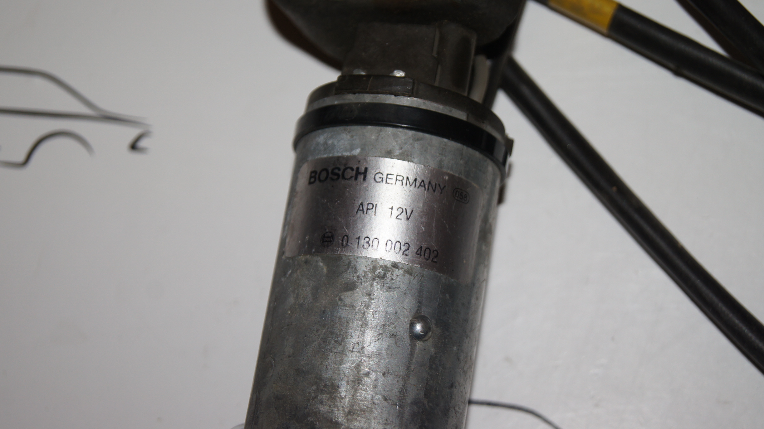 W201 electric seat backrest adjuster motor Genuine Mercedes Part W201 electric seat backrest adjuster motor Genuine Mercedes Part