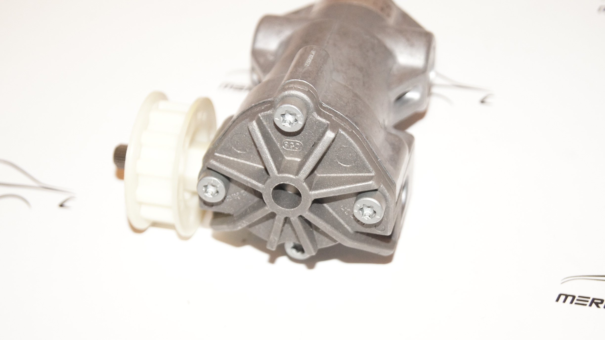 R129 front seat backrest inside left transmission Genuine Mercedes Part R129 front seat backrest inside left transmission Genuine Mercedes Part