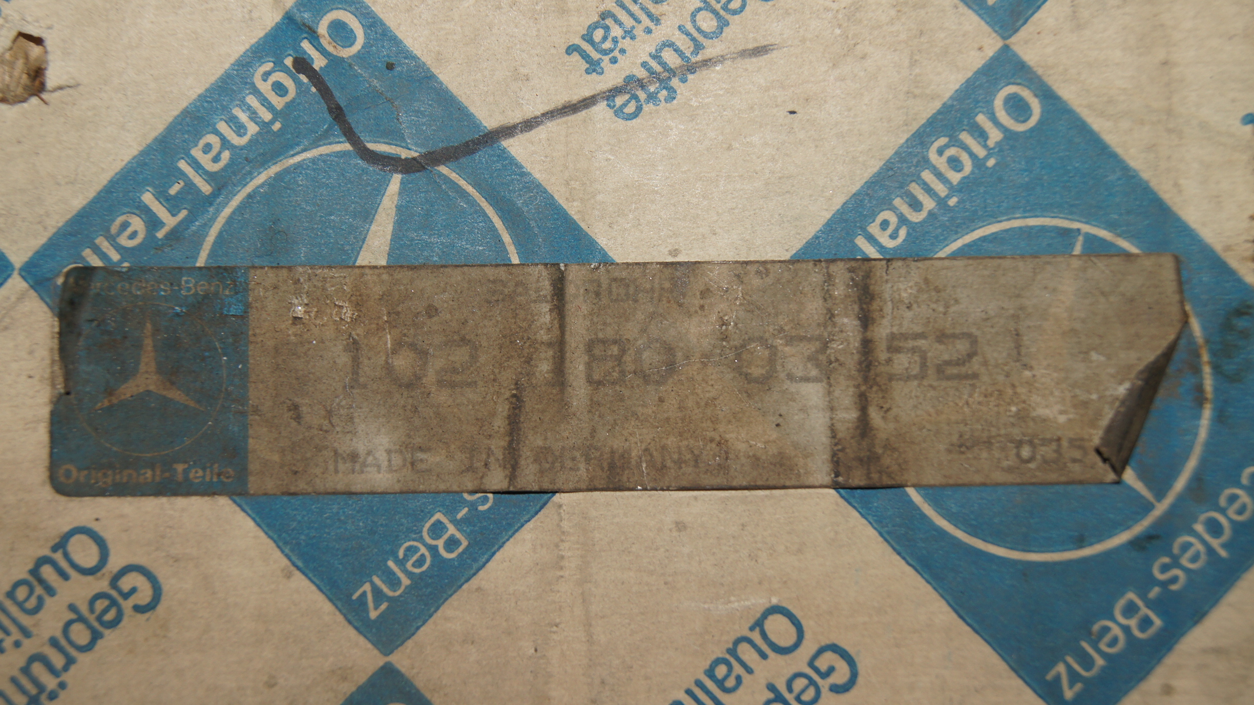 W123 230E M102.981 oil pump suction pipe Genuine Mercedes Part W123 230E M102.981 oil pump suction pipe Genuine Mercedes Part