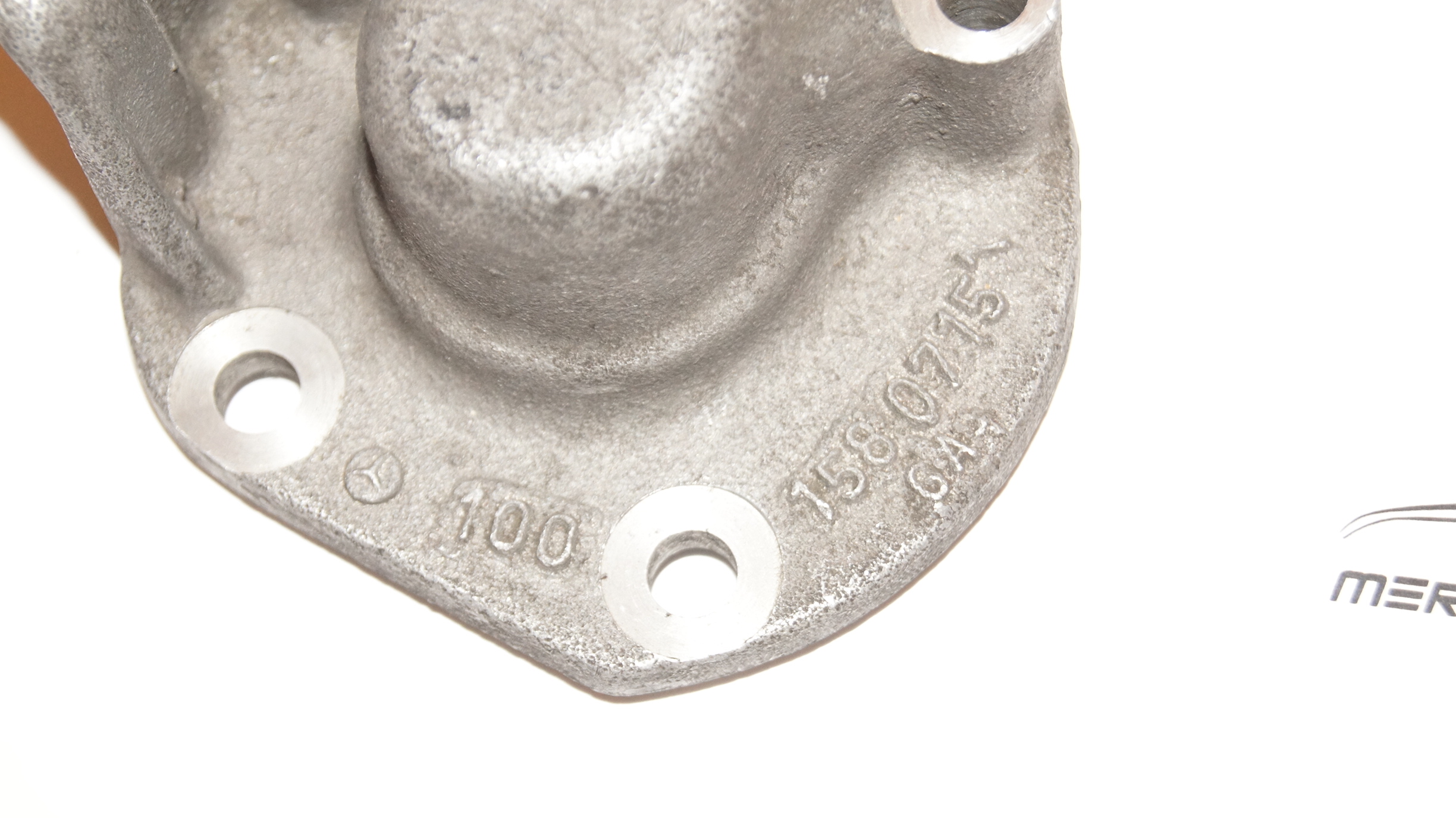 M100 6.3 ignition distributor support bracket Genuine Mercedes Part M100 6.3 ignition distributor support bracket Genuine Mercedes Part