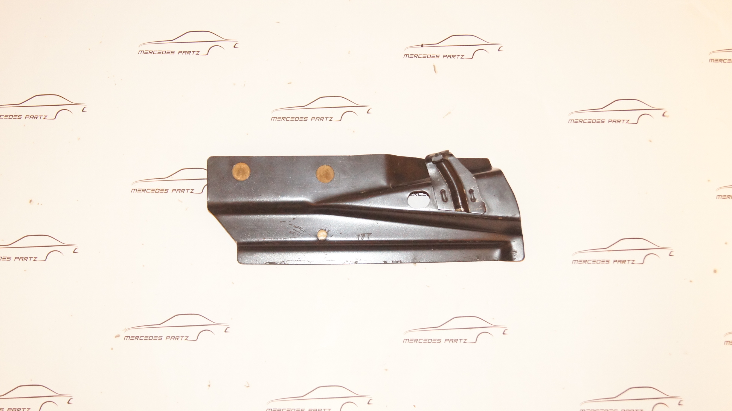W201 engine hood hinge , right console Genuine Mercedes Part W201 engine hood hinge , right console Genuine Mercedes Part