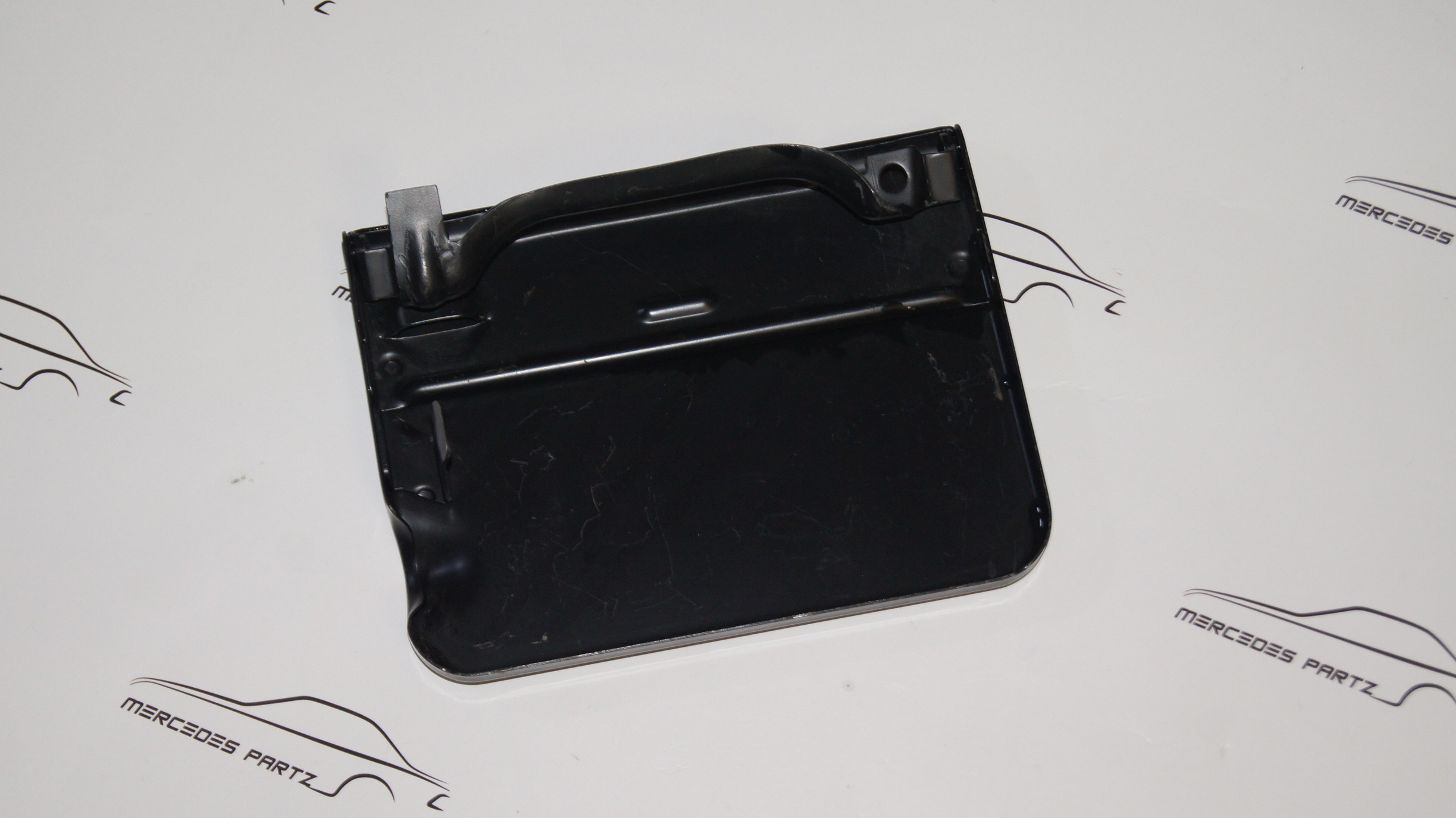 W114 W115 flap Genuine Mercedes Part W114 W115 flap Genuine Mercedes Part