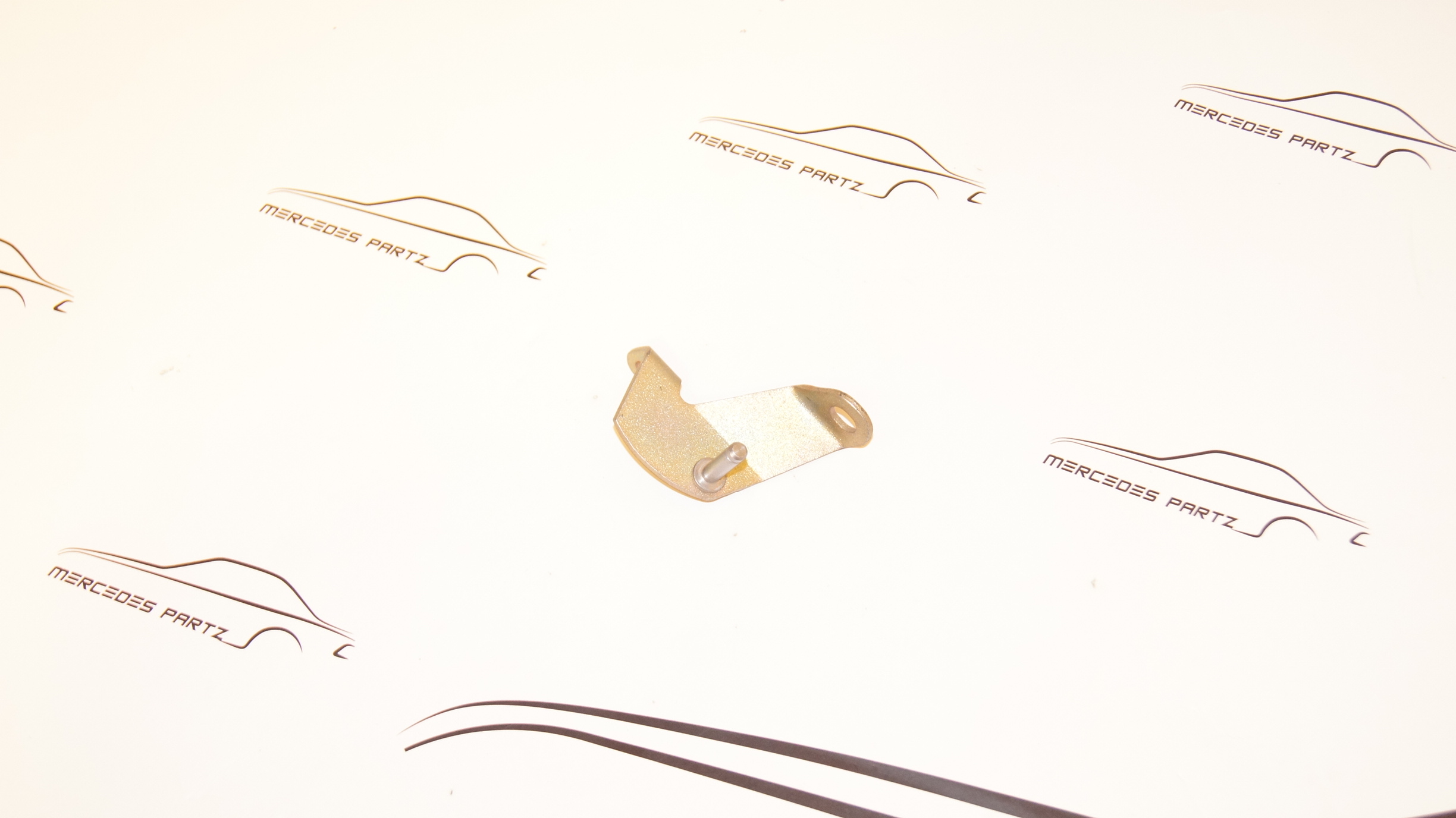 M102.980 bearing bracket Genuine Mercedes Part M102.980 bearing bracket Genuine Mercedes Part