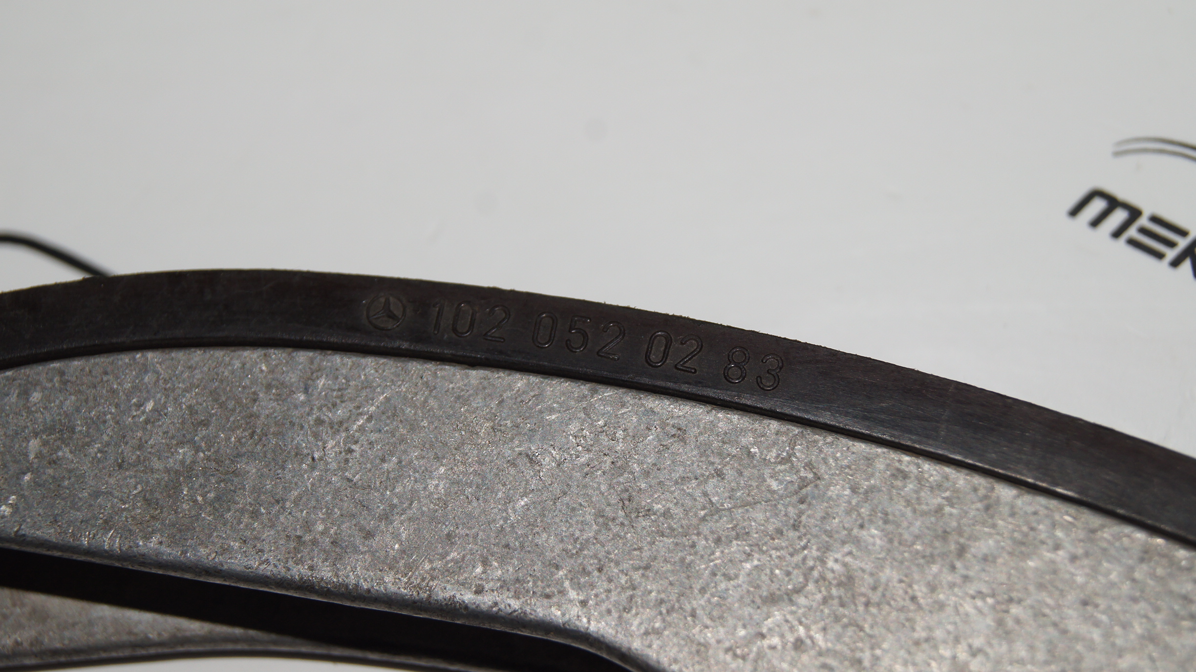 A1020500416 M102.983 sliding rail W201 2.3 16v Genuine Mercedes Part A1020500416 M102.983 sliding rail W201 2.3 16v Genuine Mercedes Part