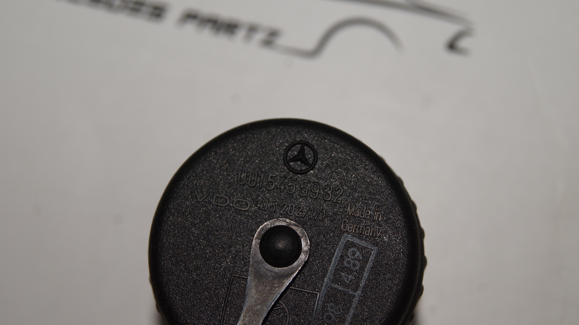 W116 W123 W124 W201 control unit T.D.C. sender unit Genuine Mercedes Part W116 W123 W124 W201 control unit T.D.C. sender unit Genuine Mercedes Part