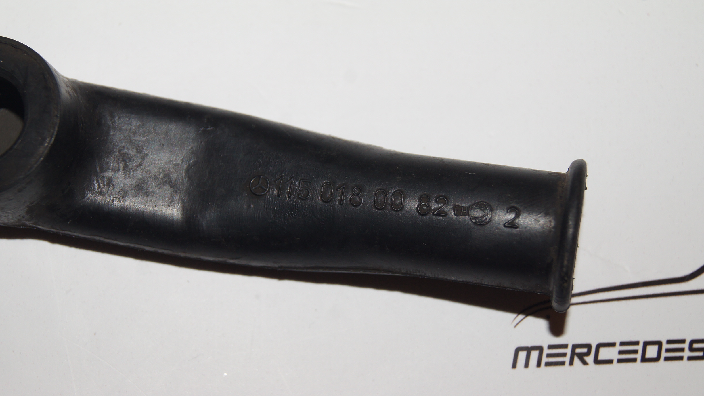 M115 Hose from cylinder head cover to filter Genuine Mercedes Part M115 Hose from cylinder head cover to filter Genuine Mercedes Part
