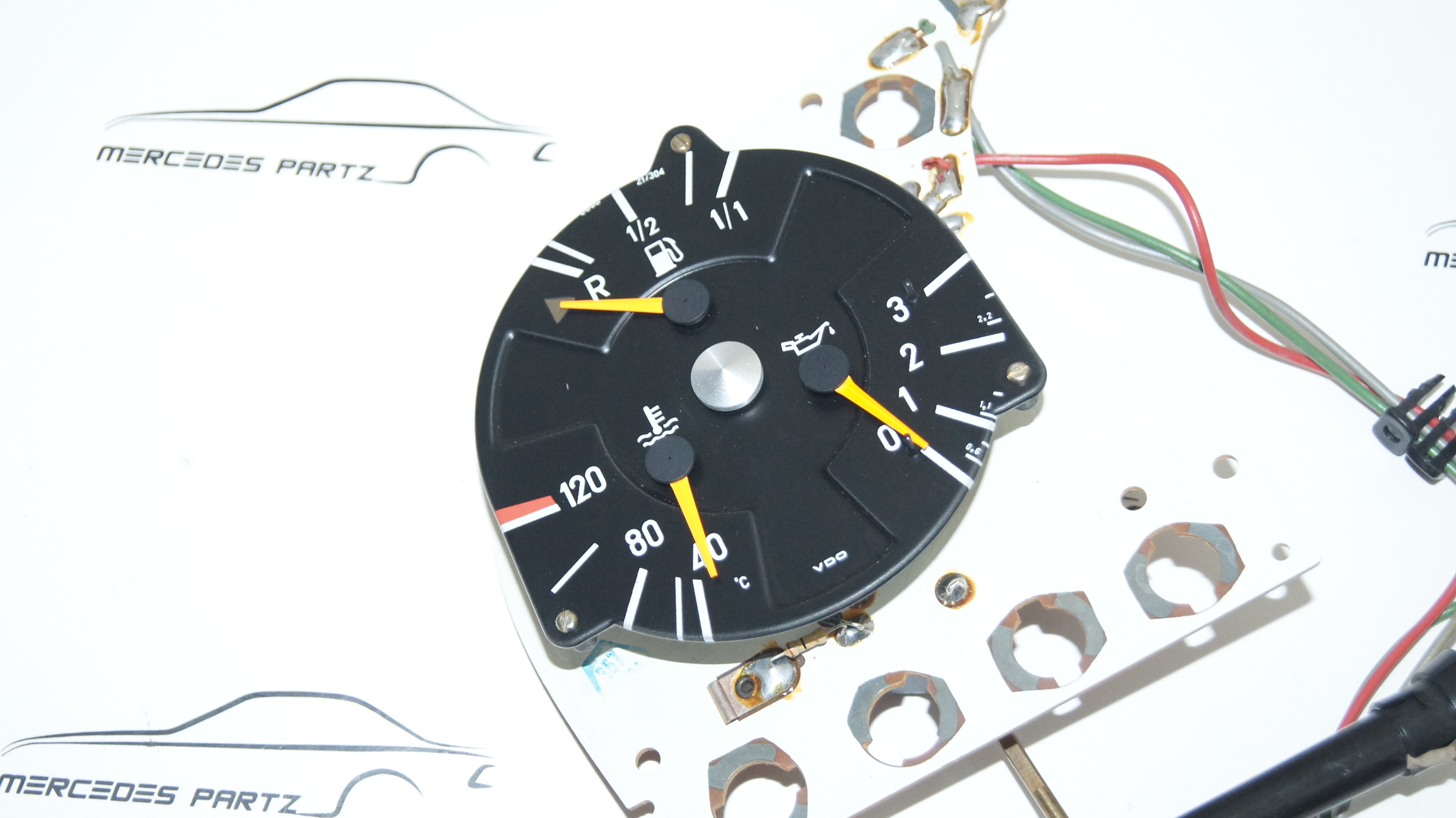 A0035400747 W107 W116 instrument cluster NEW NOS Genuine Mercedes Part A0035400747 W107 W116 instrument cluster NEW NOS Genuine Mercedes Part