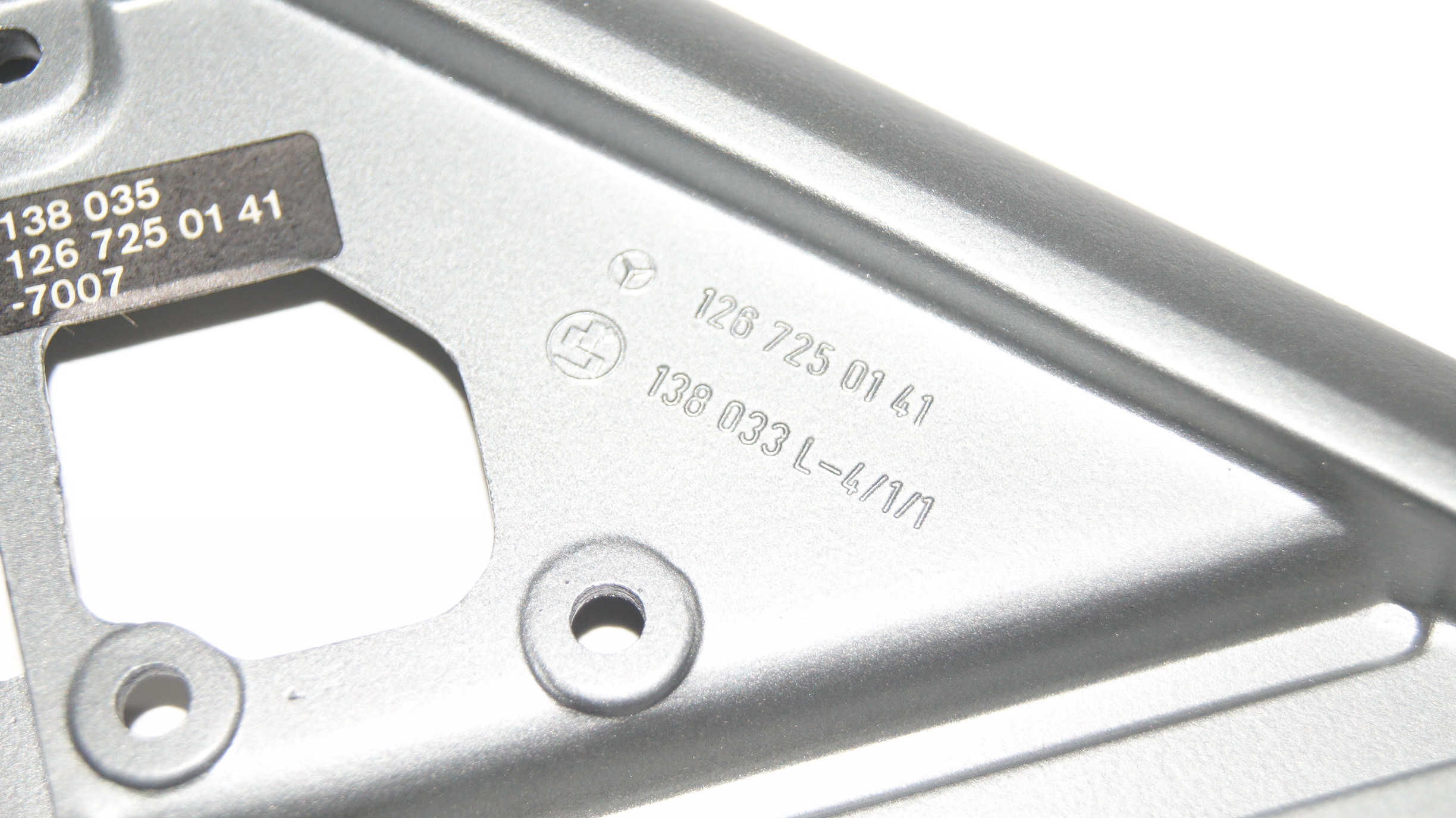 W126 coupe C126 left window bracket Genuine Mercedes Part W126 coupe C126 left window bracket Genuine Mercedes Part