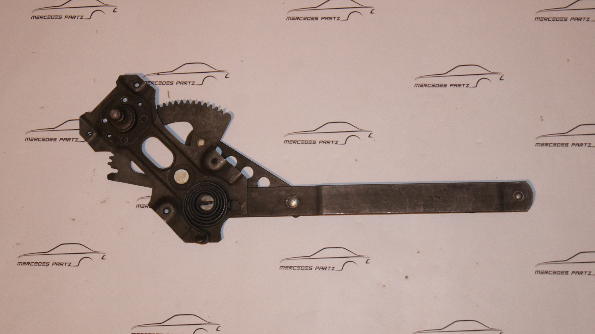 W115 W114 front right window regulator Genuine Mercedes Part W115 W114 front right window regulator Genuine Mercedes Part