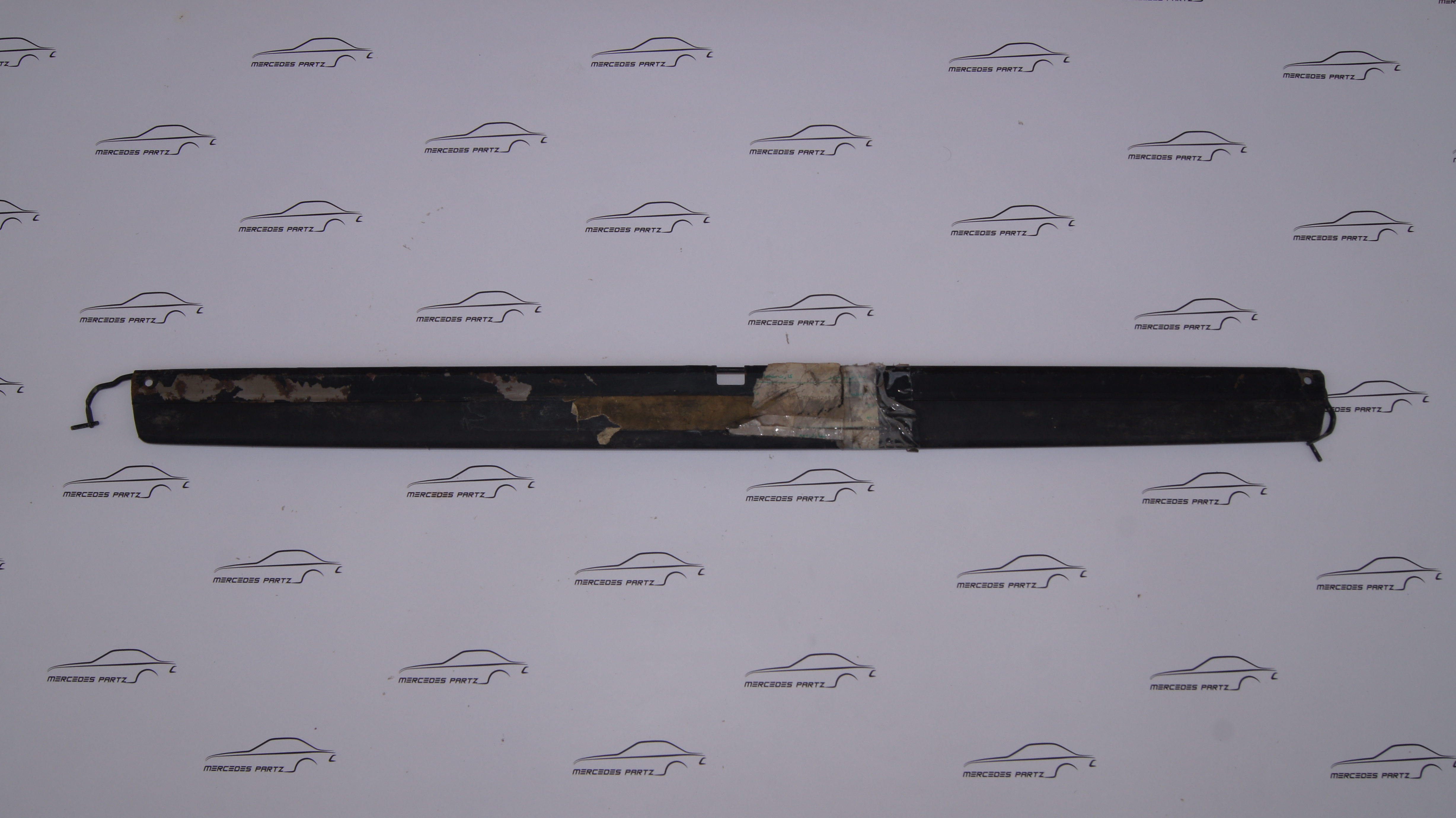 W123 W116 sunroof Draft deflector Genuine Mercedes Part W123 W116 sunroof Draft deflector Genuine Mercedes Part