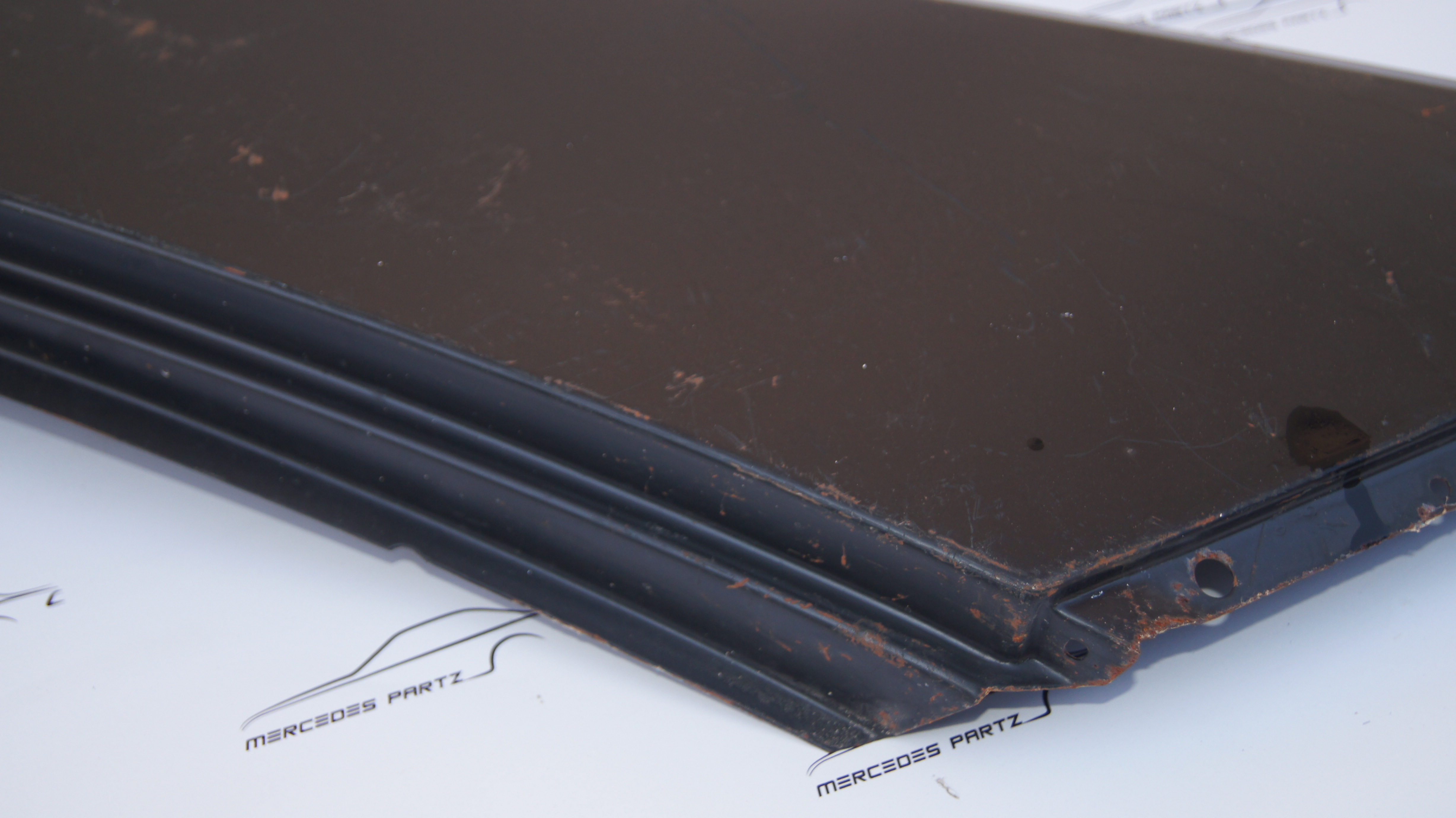 W124 lateral left roof panelling Genuine Mercedes Part W124 lateral left roof panelling Genuine Mercedes Part