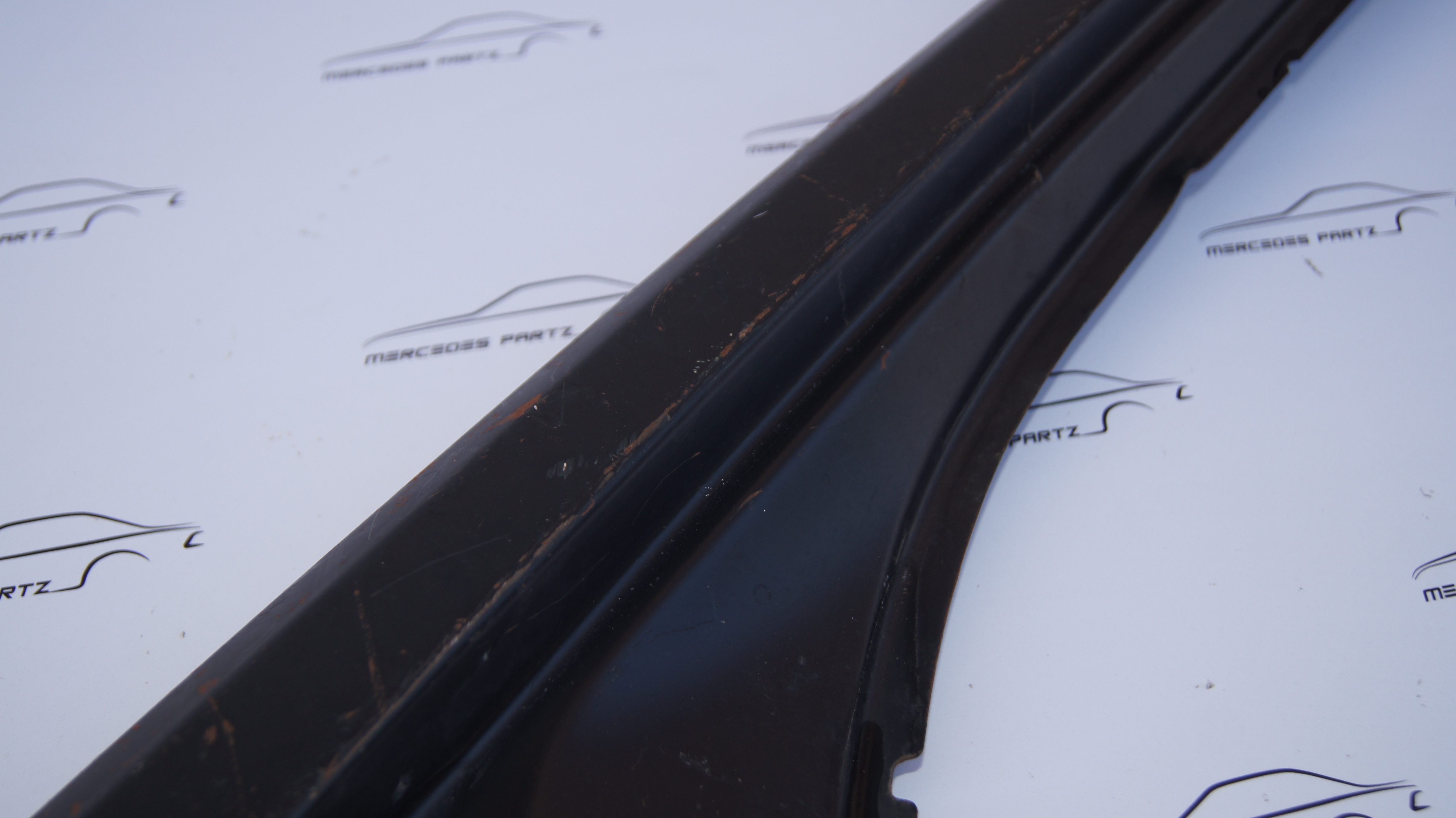 W124 lateral left roof panelling Genuine Mercedes Part W124 lateral left roof panelling Genuine Mercedes Part