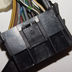 W124 W140 automatic heating control unit socket plug (USED) Genuine Mercedes Part W124 W140 automatic heating control unit socket plug (USED) Genuine Mercedes Part