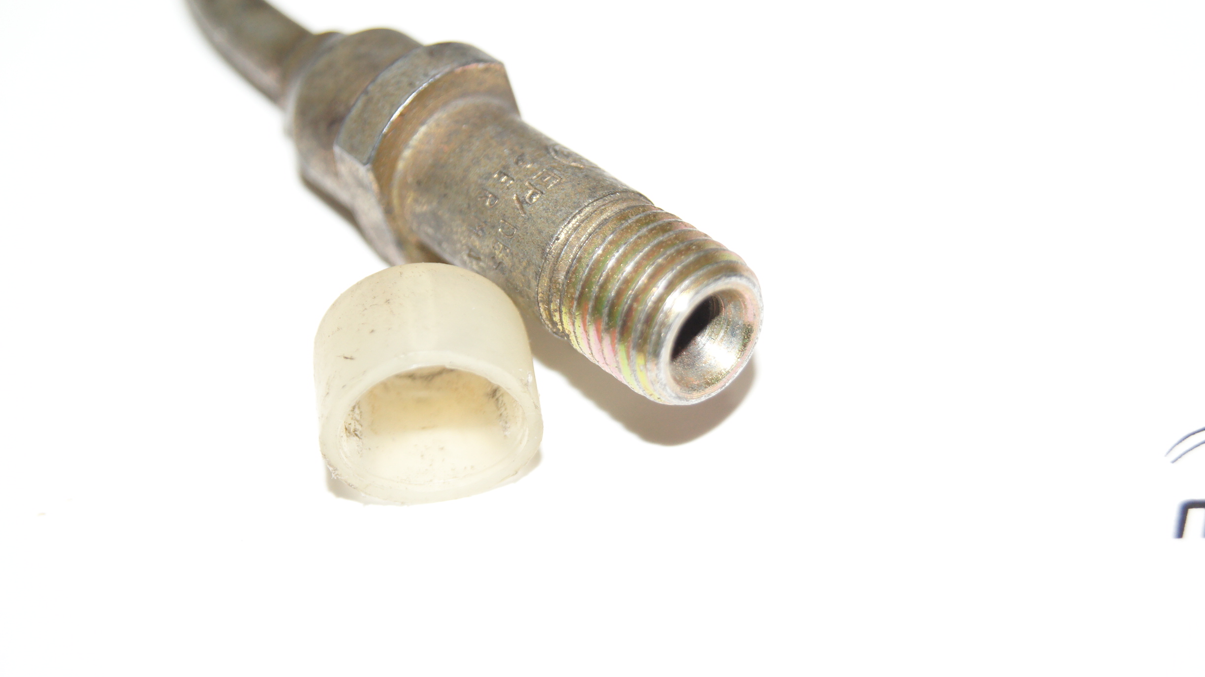 A0000780195 M127 injector nozzle Genuine Mercedes Part A0000780195 M127 injector nozzle Genuine Mercedes Part