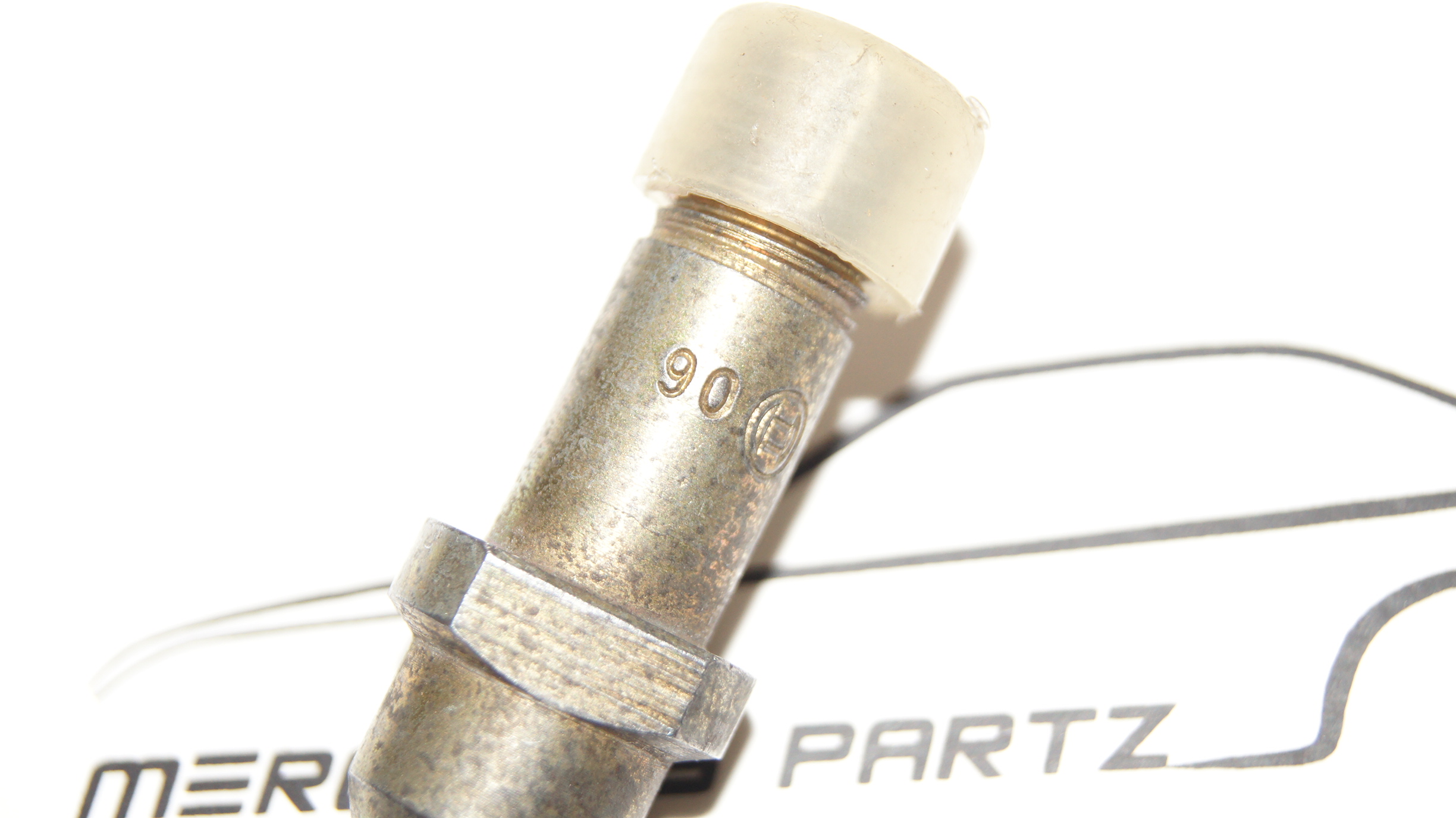 A0000780195 M127 injector nozzle Genuine Mercedes Part A0000780195 M127 injector nozzle Genuine Mercedes Part