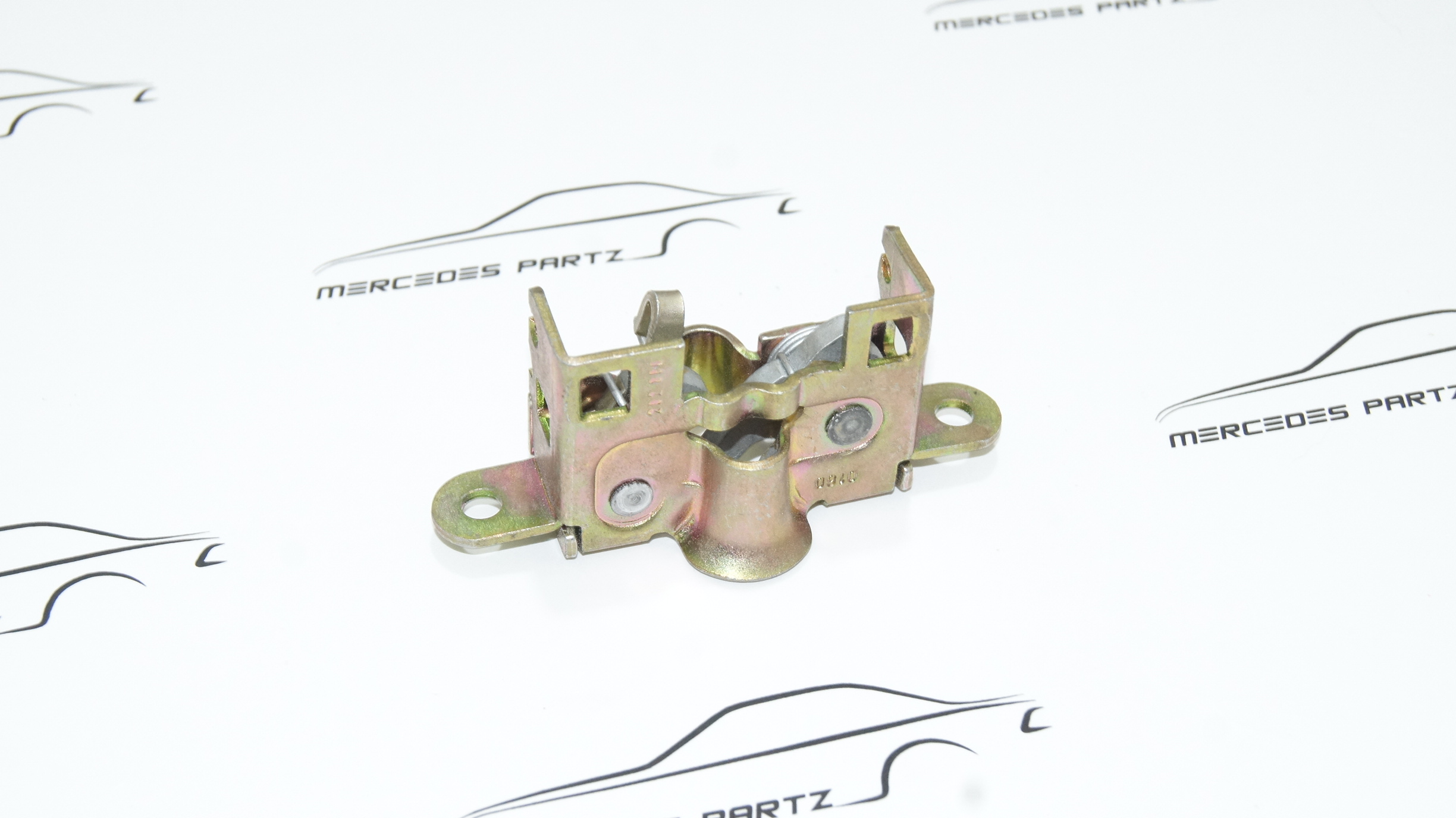 W202 W140 R170 R129 W942 W638 hood closure lower part lock Genuine Mercedes Part W202 W140 R170 R129 W942 W638 hood closure lower part lock Genuine Mercedes Part