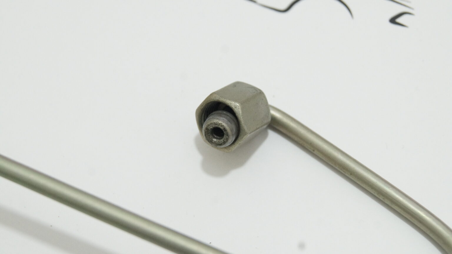 M102.980 from fuel distributor to cold start valve line mercedespartz