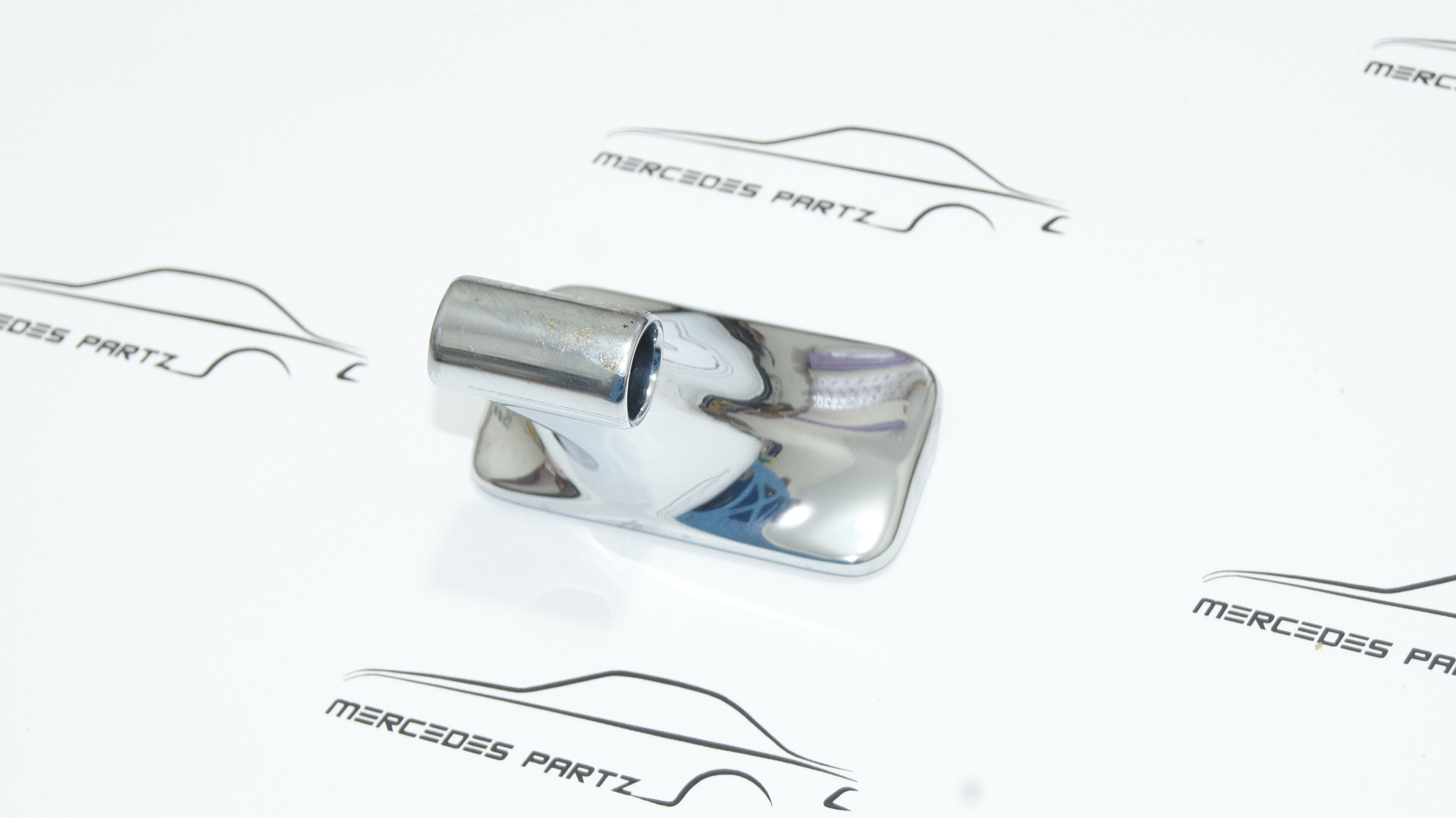 A1238420414 W123 estate S123 right central roof railing bracket Genuine Mercedes Part A1238420414 W123 estate S123 right central roof railing bracket Genuine Mercedes Part