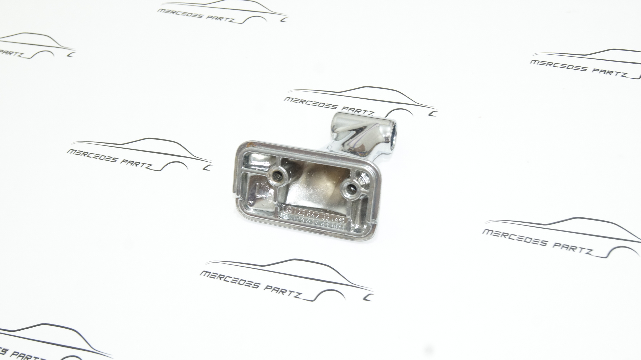 W123 estate S123 left central roof railing bracket Genuine Mercedes Part W123 estate S123 left central roof railing bracket Genuine Mercedes Part