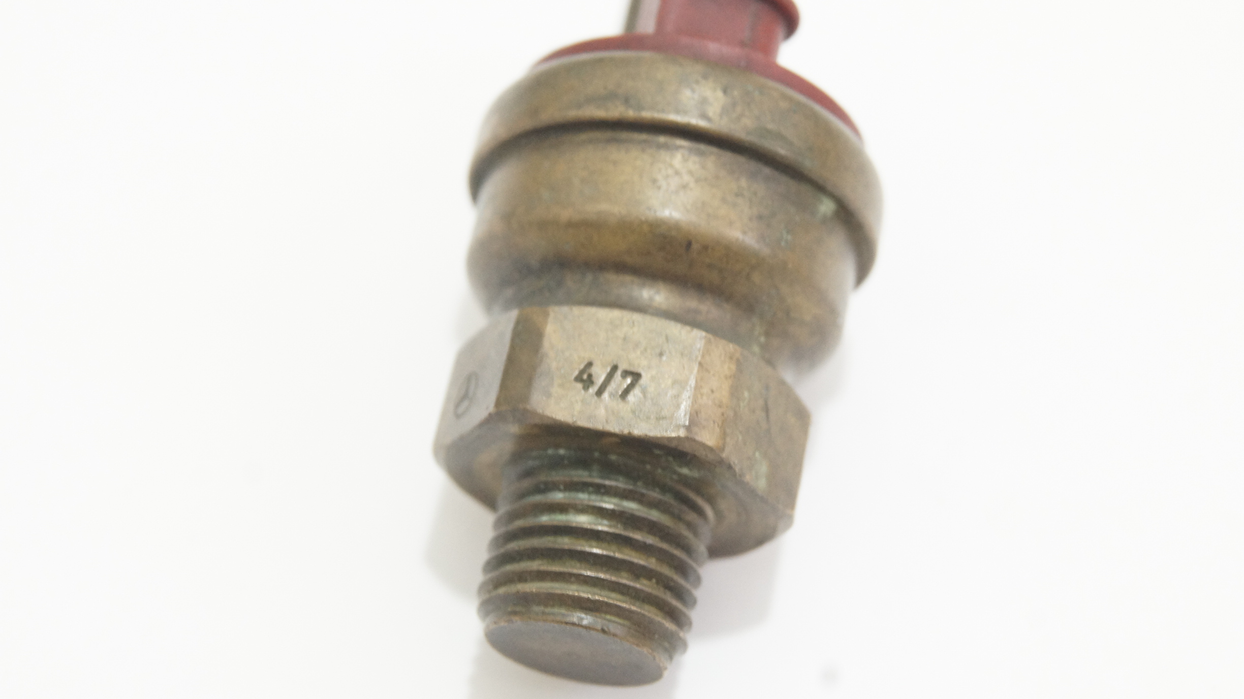 OM601 M102 electric fan clutch temperature sensor Genuine Mercedes Part OM601 M102 electric fan clutch temperature sensor Genuine Mercedes Part