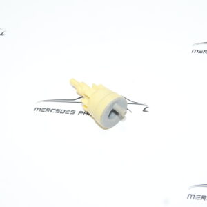 W124 W126 W201 backrest adjuster vacuum valve Genuine Mercedes Part W124 W126 W201 backrest adjuster vacuum valve Genuine Mercedes Part