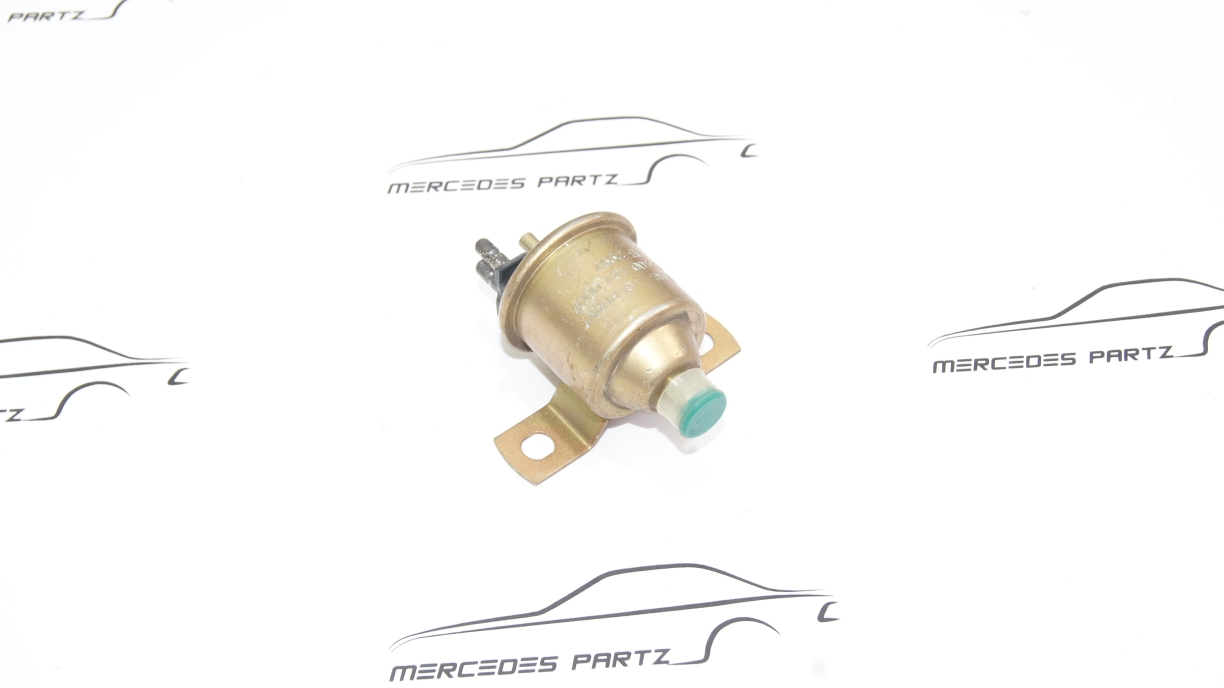 W114 W116 M110 Carburetor float chamber valve Genuine Mercedes Part W114 W116 M110 Carburetor float chamber valve Genuine Mercedes Part